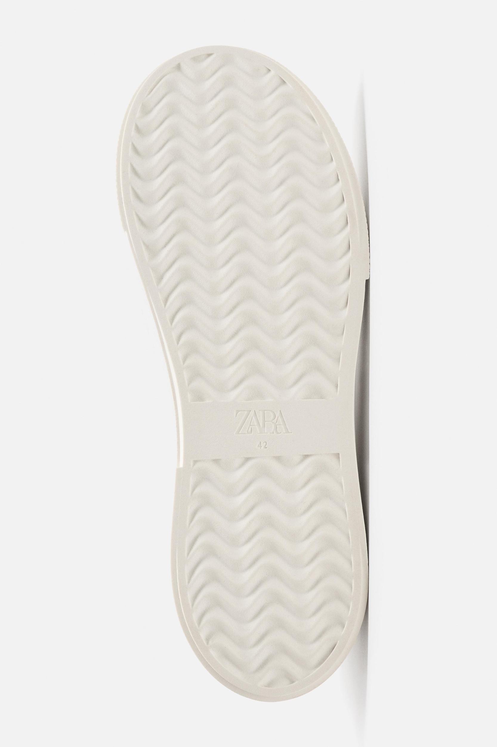 LACELESS SNEAKERS Product Image