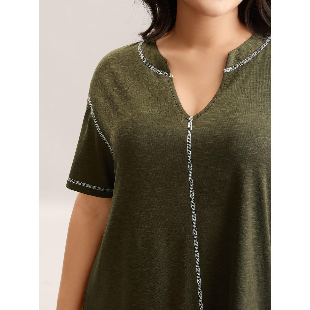 Plus Size Color Contrast Trim Notched Collar T-Shirt ArmyGreen Women Topstitching Notched collar Everyday-Casual T-shirts BloomChic 22-24/3X Product Image