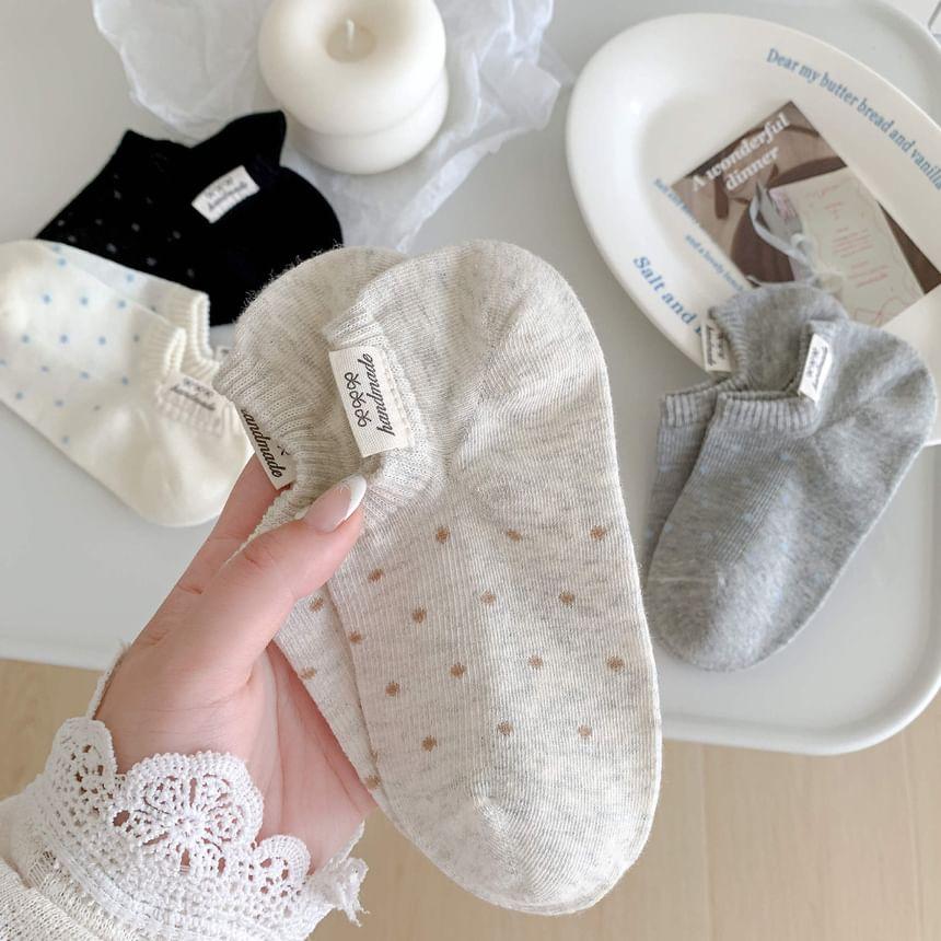 Dotted No Show Socks Product Image
