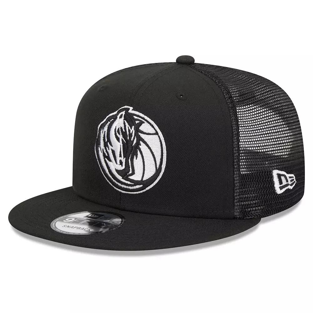 Men's New Era Black Dallas Mavericks Evergreen 9FIFTY Trucker Snapback Hat Product Image