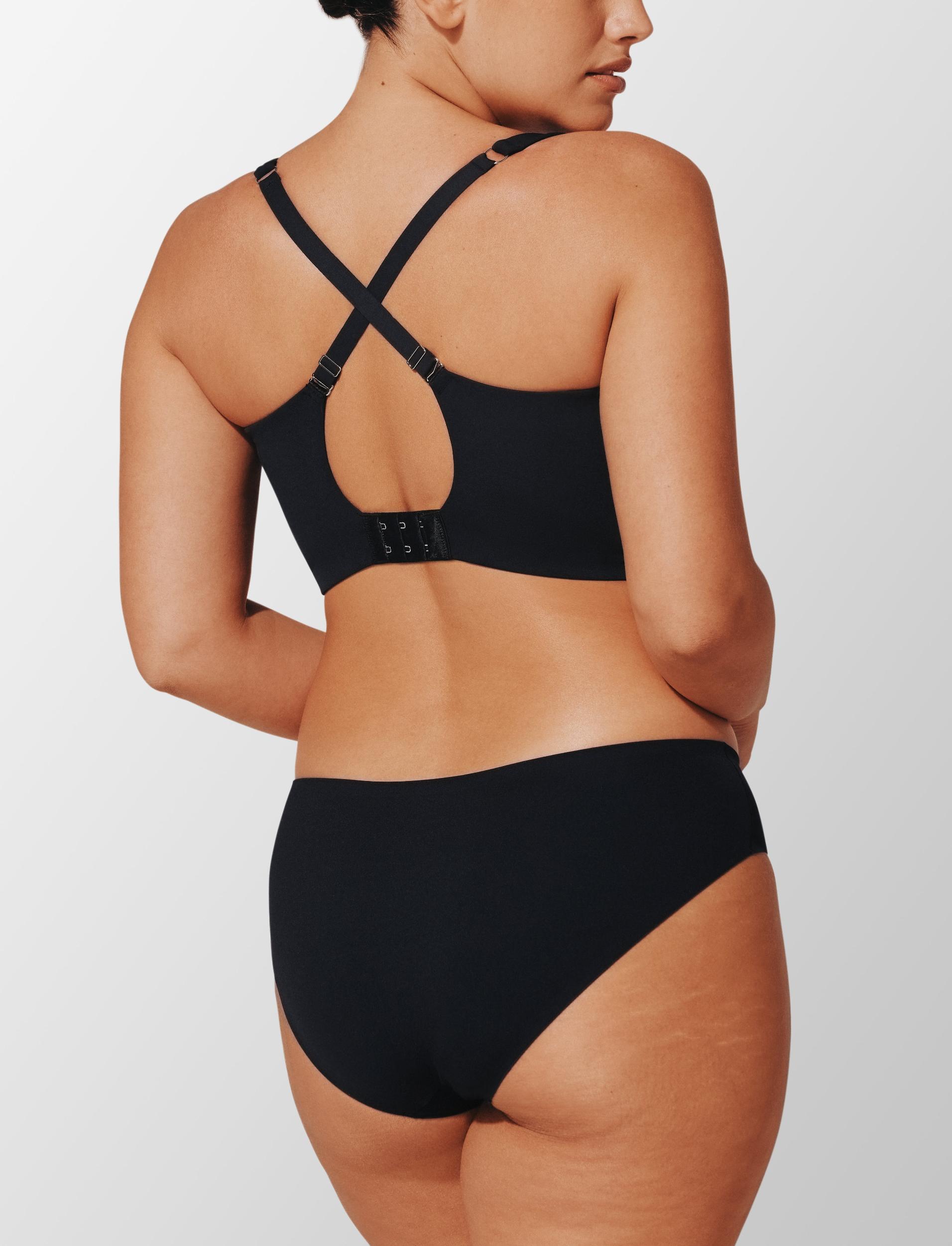 ComfortStretch Smoothing Wireless Bra Product Image