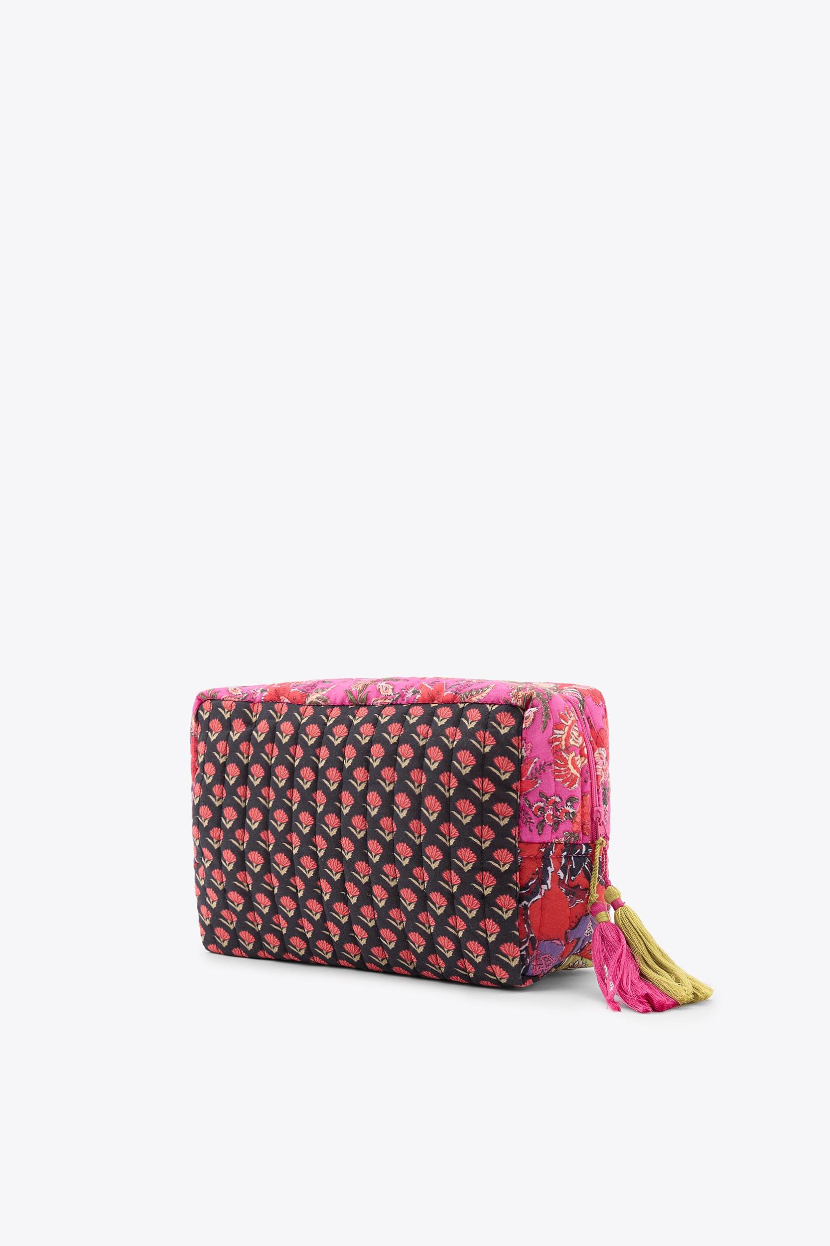 FLORAL PRINT QUILTED TOILETRY BAG Product Image
