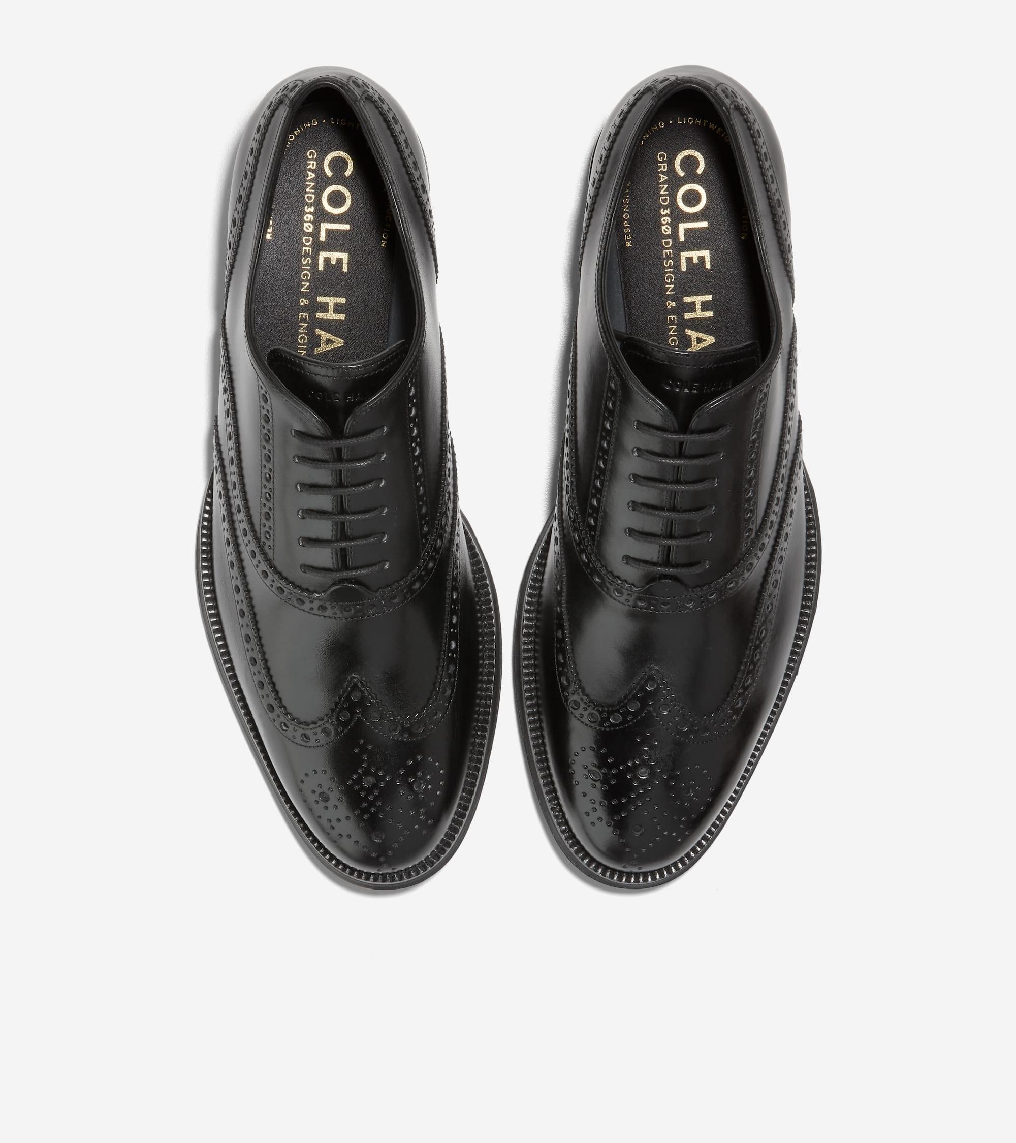 Pebble Traveler Wallet Product Image