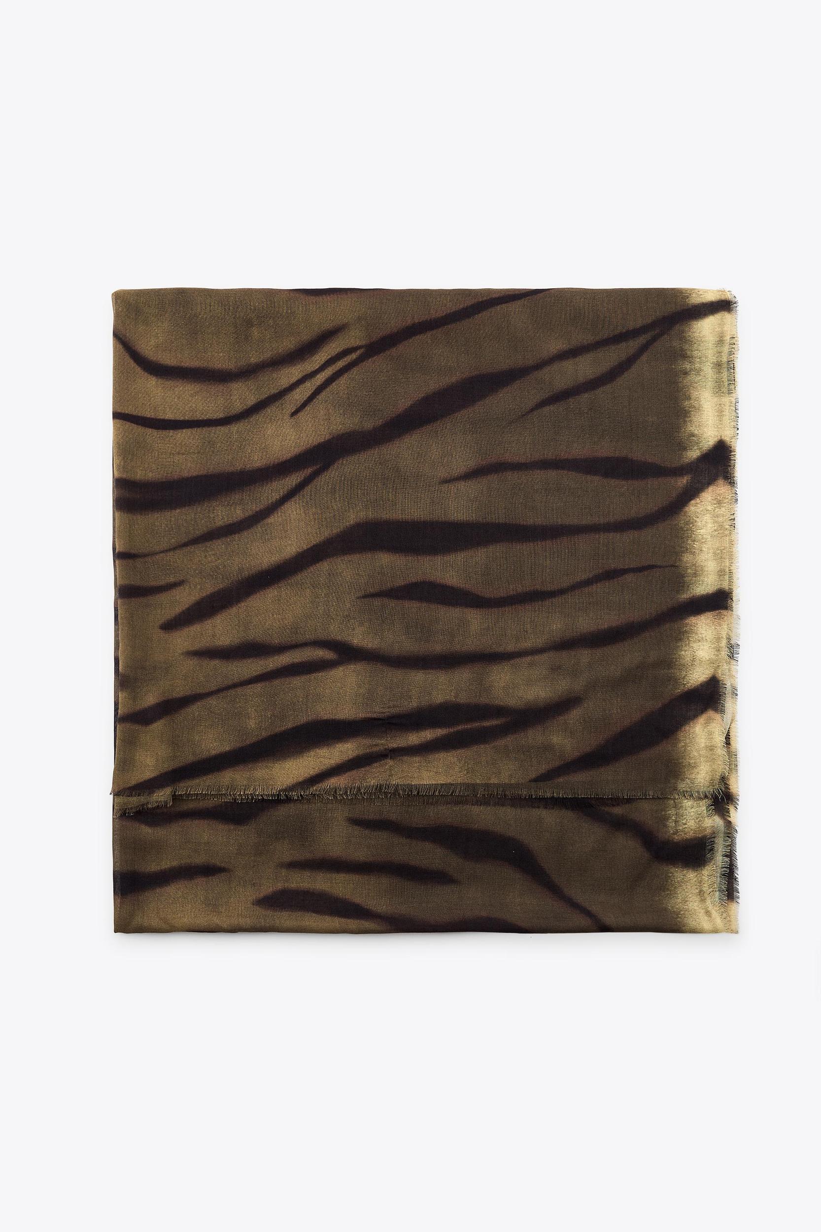 ANIMAL PRINT SCARF Product Image