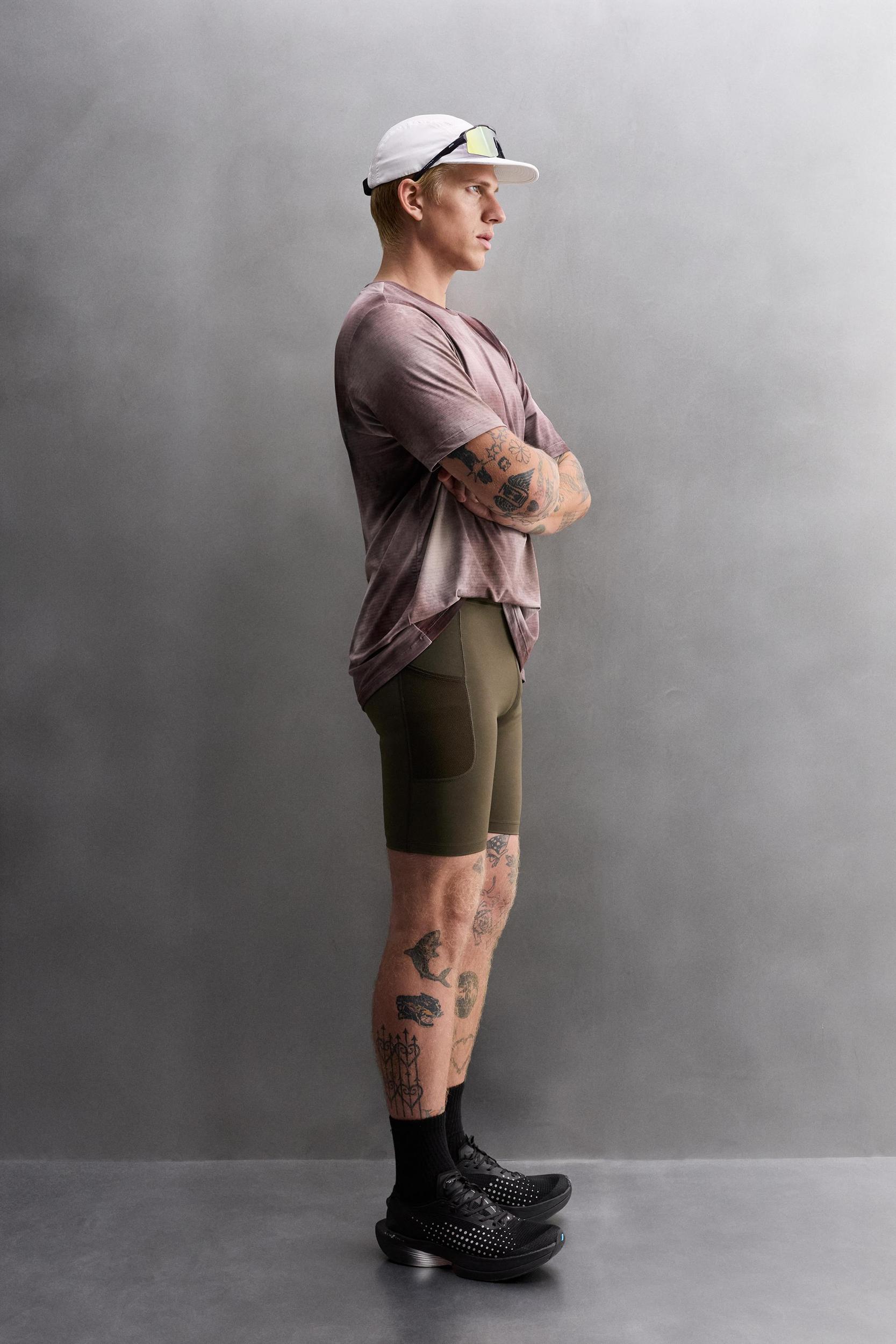 TIE-DYE PRINT PERFORATED T-SHIRT Product Image