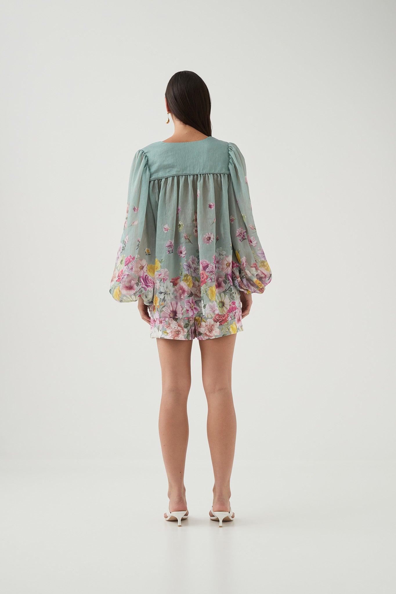 Romantica Short Product Image