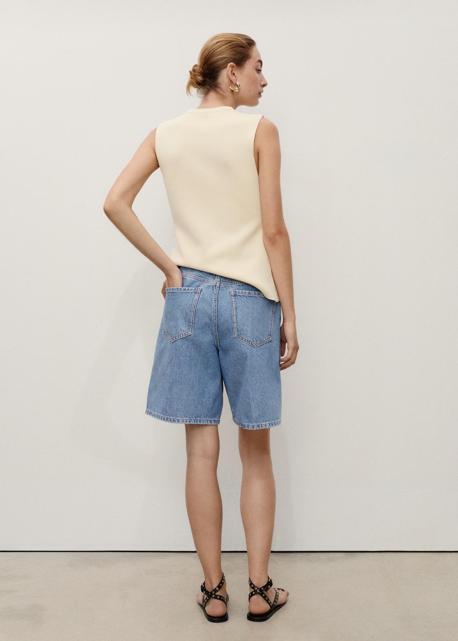 High-waist straight-fit denim shorts - Women | MANGO USA Product Image