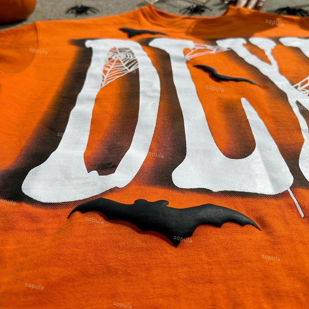 Vintage Dlxe Bat Graphic Casual Street T-Shirt Product Image