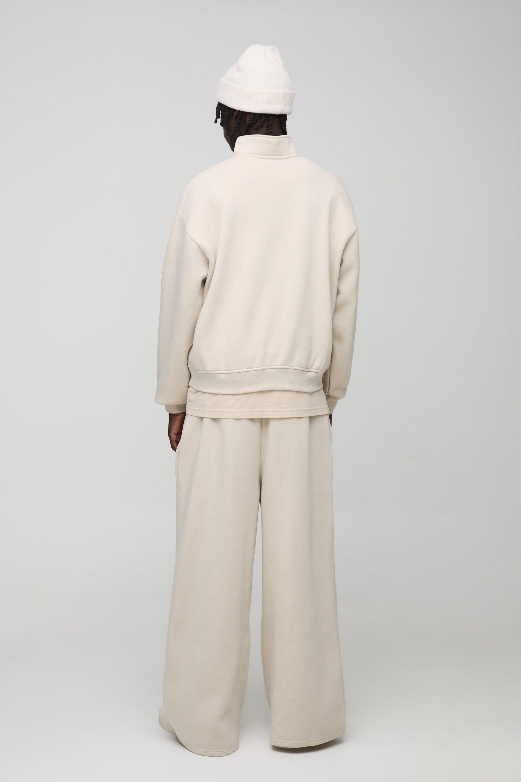 330GSM Extreme Wide Leg Basic Sweatpants | boohooMAN USA Product Image