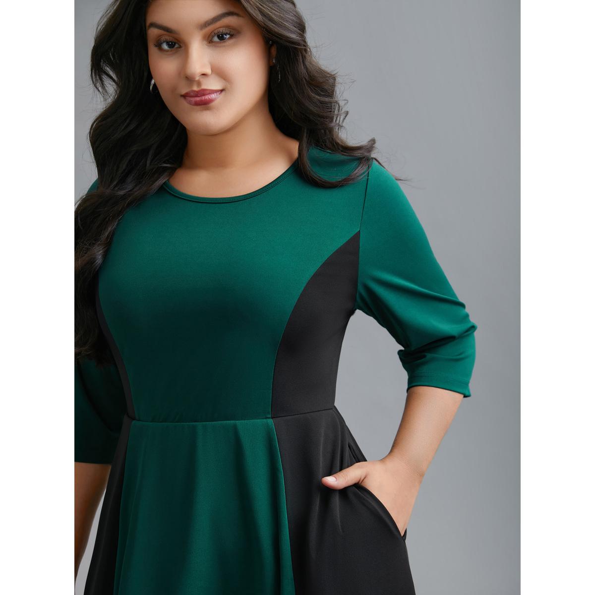 Plus Size Crew Neck Color Contrast Patchwork Dress DarkGreen Women At the Office Contrast Knit Dresses Bloomchic 28/5X Product Image
