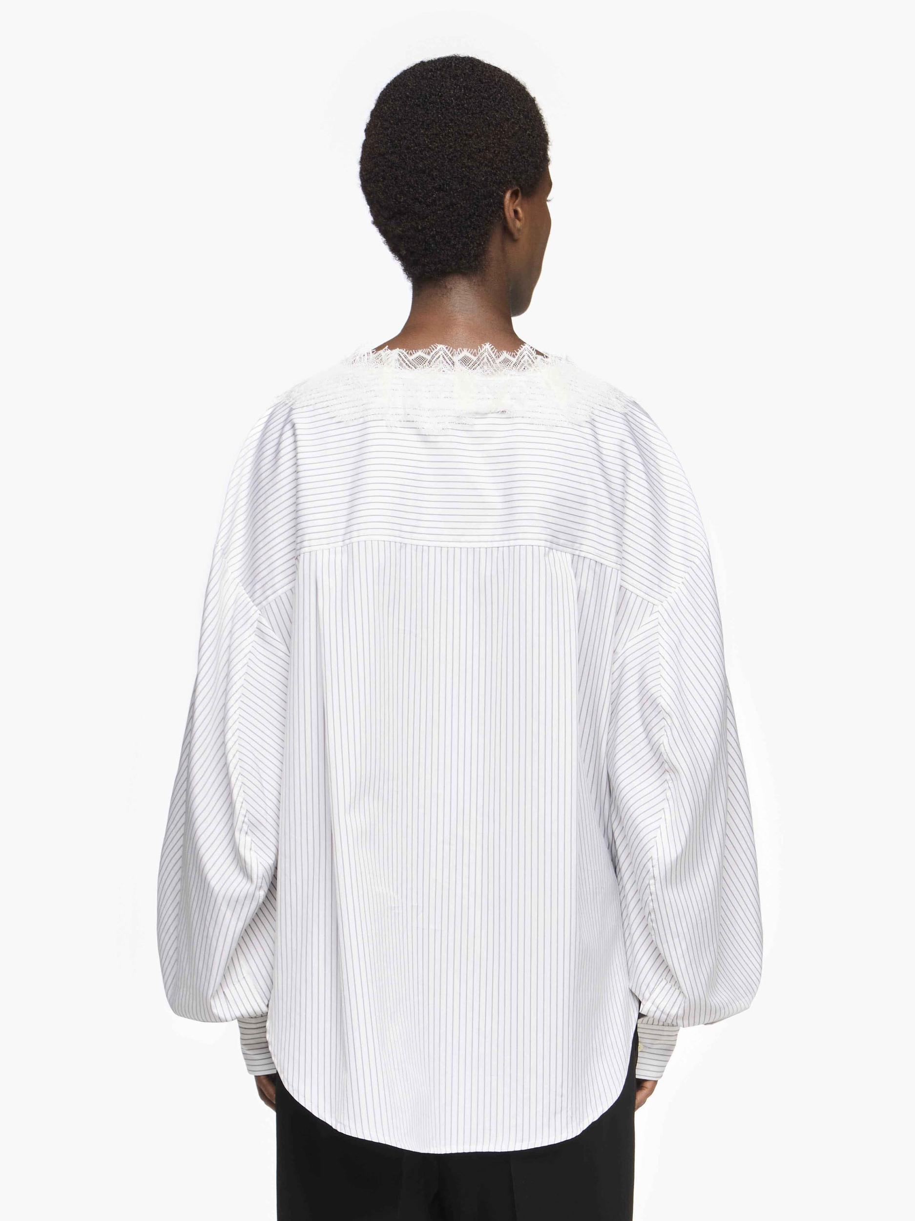 V-NECK LACE TRIM SHIRT Product Image