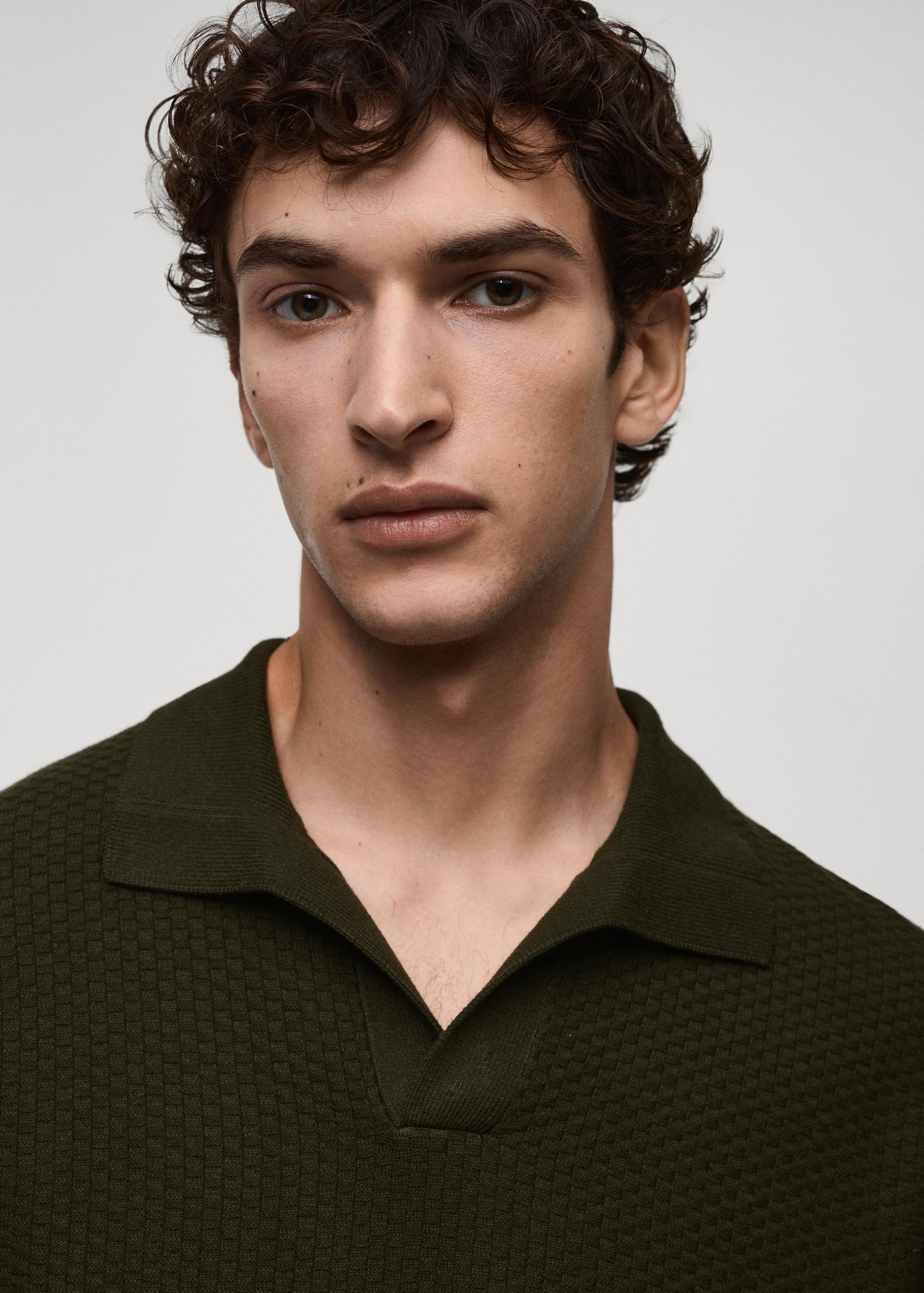 Cotton-blend structured polo sweater - Men | MANGO USA Product Image