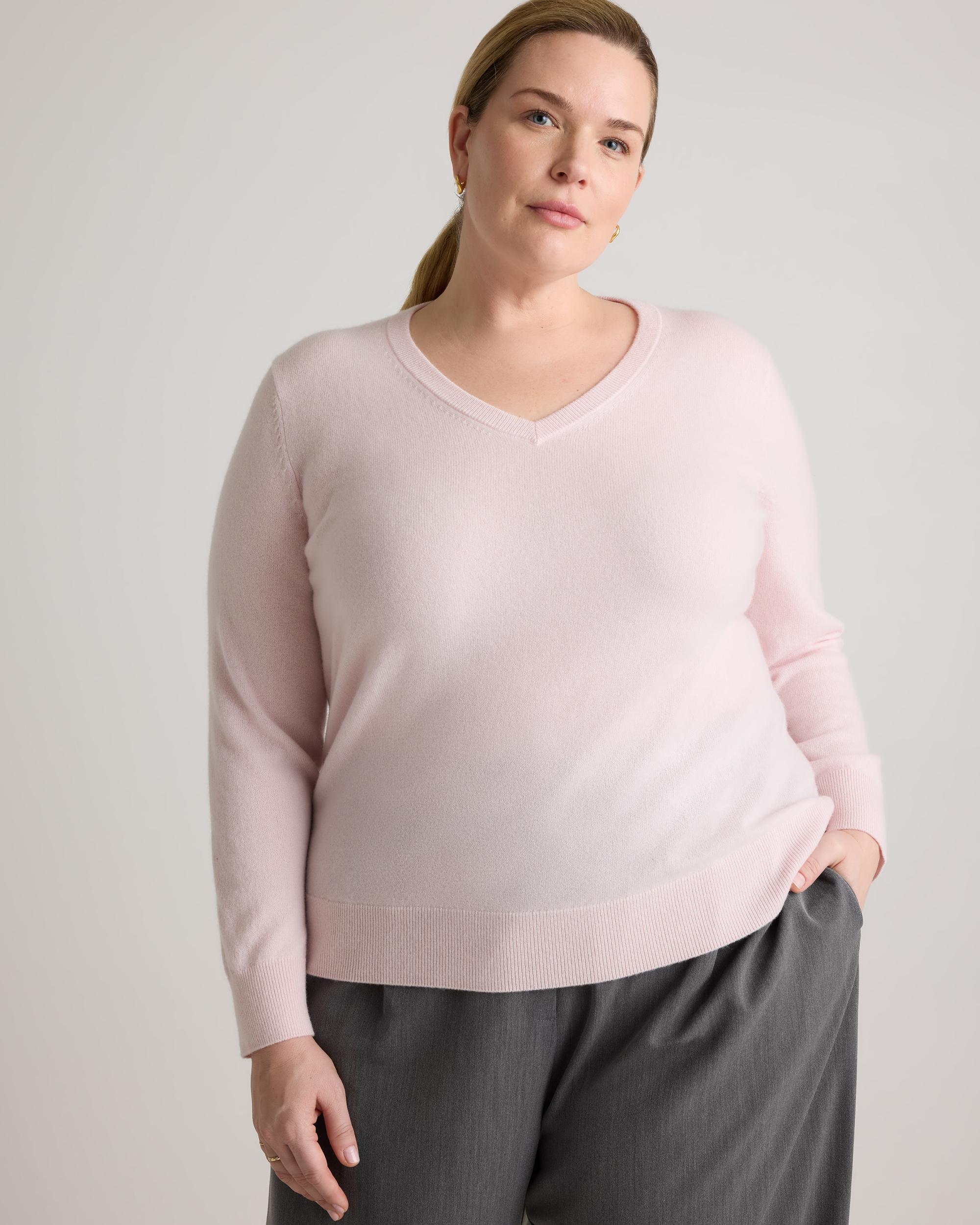 Quince | Women's Mongolian Cashmere V-Neck Sweater Product Image