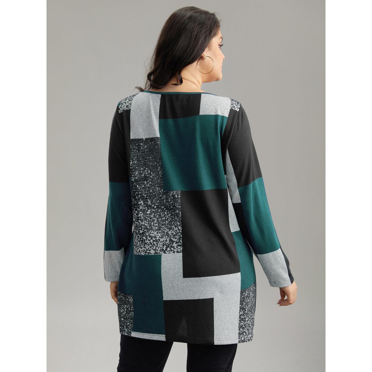 Plus Size Colorblock Contrast Round Neck T-shirt DarkSlateGray Women Elegant Contrast Colorblock Boat Neck Dailywear T-shirts BloomChic 14-16/1X Product Image