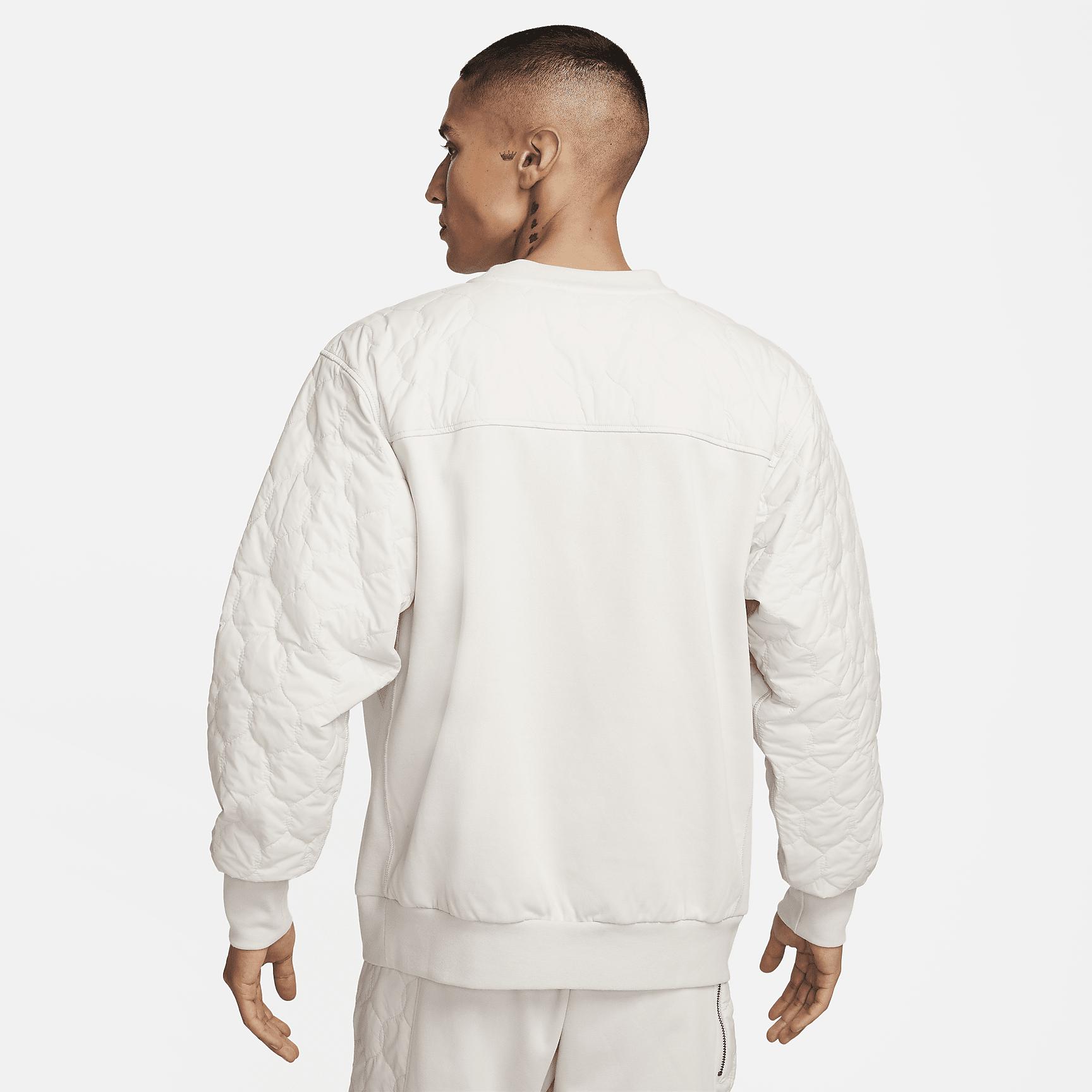 Nike Standard Issue Men's Basketball Crew-Neck Sweatshirt Product Image