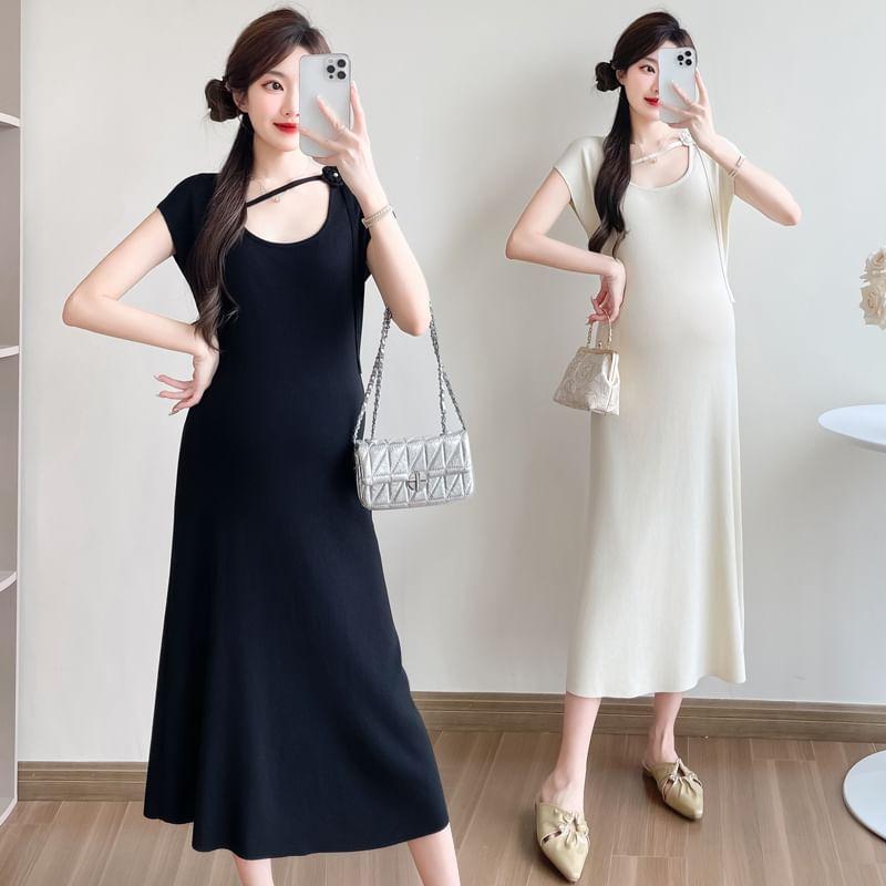 Maternity Short-Sleeve Scoop Neck Plain Midi A-Line Dress Product Image