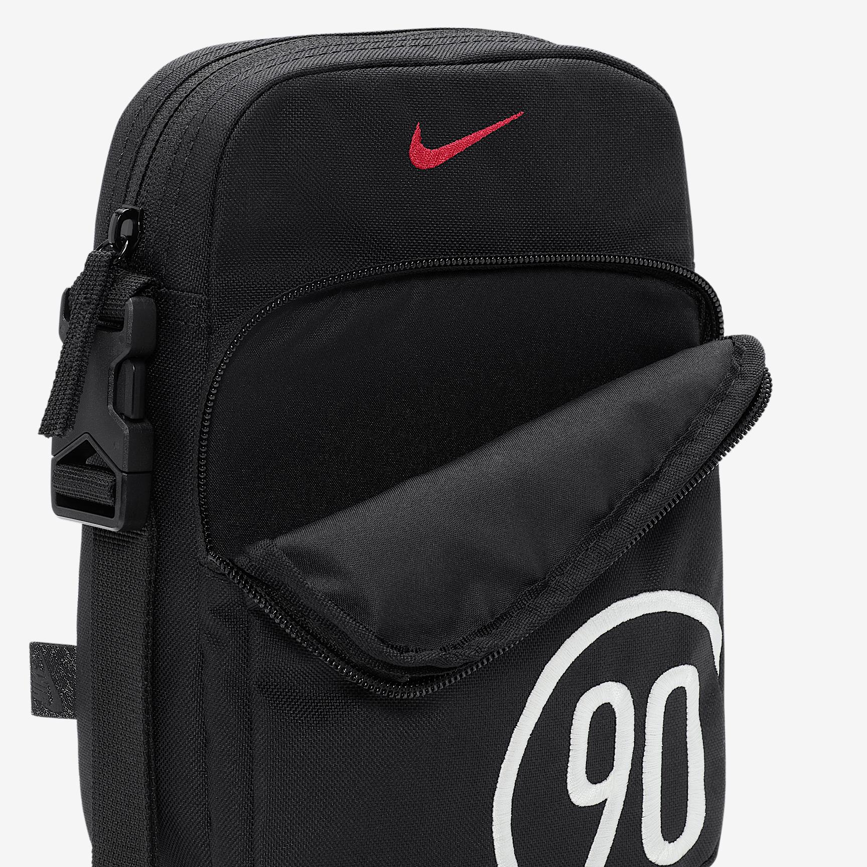 Nike Heritage Total 90 Crossbody Bag (4L) Product Image