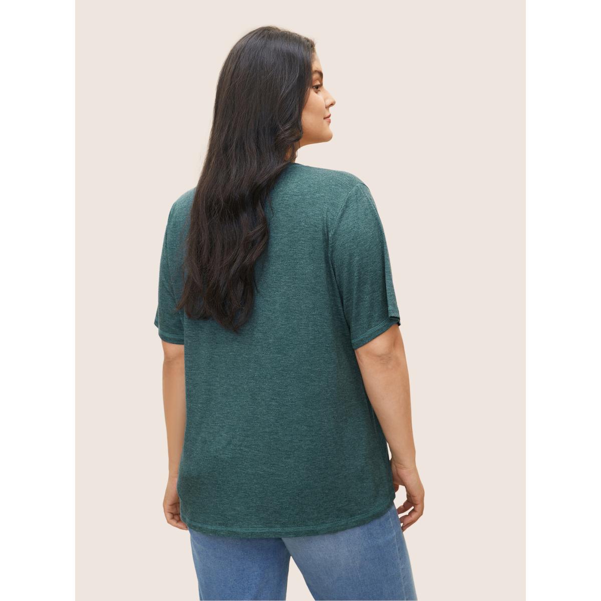 Plus Size Solid Crisscross Neck Contrast Stitch T-shirt DarkGreen Women Casual Plain V-neck Everyday T-shirts BloomChic 26/4X Product Image