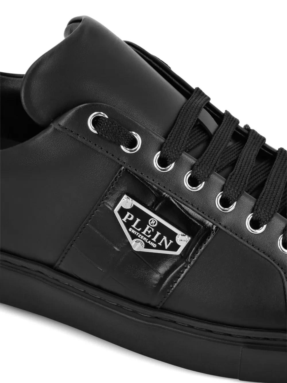 Triangle Plein-plaque leather sneakers Product Image