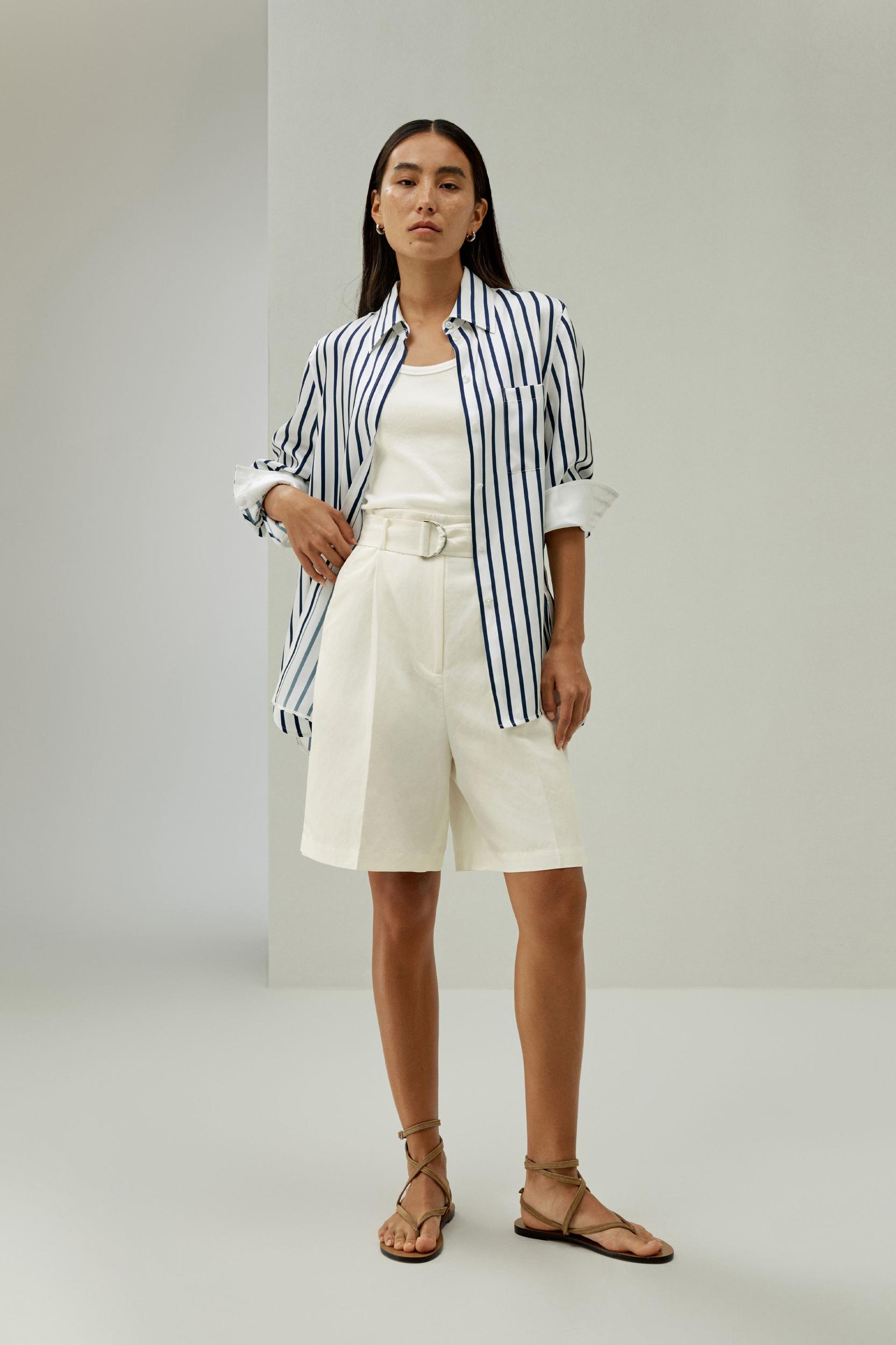 Chic Silk-Linen Blend Bermuda Shorts Product Image