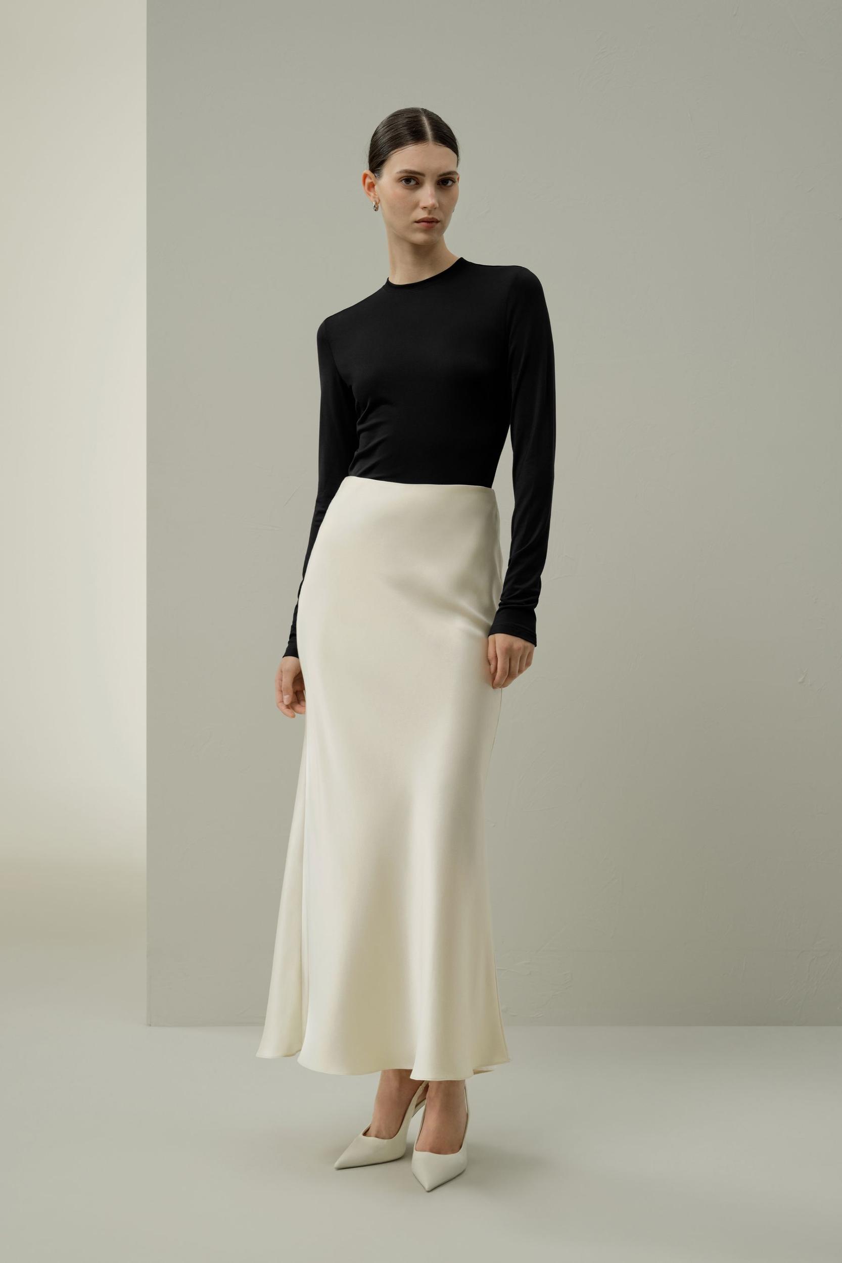 Silk Breeze Jersey Long Sleeve Slinky Top Product Image