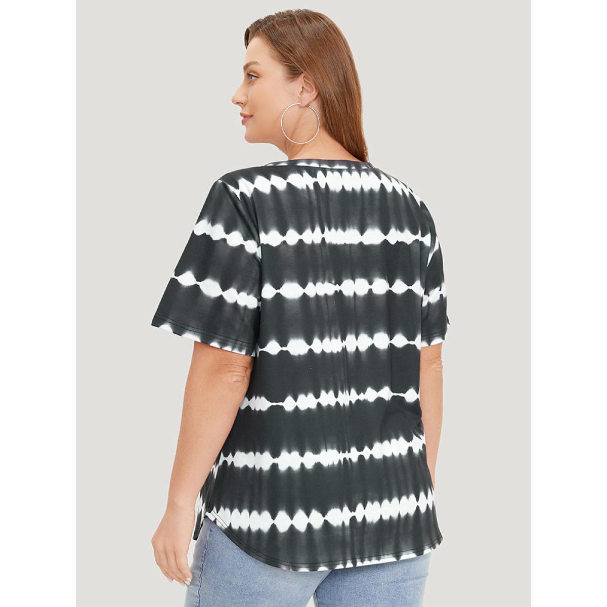 Plus Size Striped Tie Dye Curved Hem T-shirt Black Women Casual Arc Hem Ombre V-neck Dailywear T-shirts BloomChic 26/4X Product Image