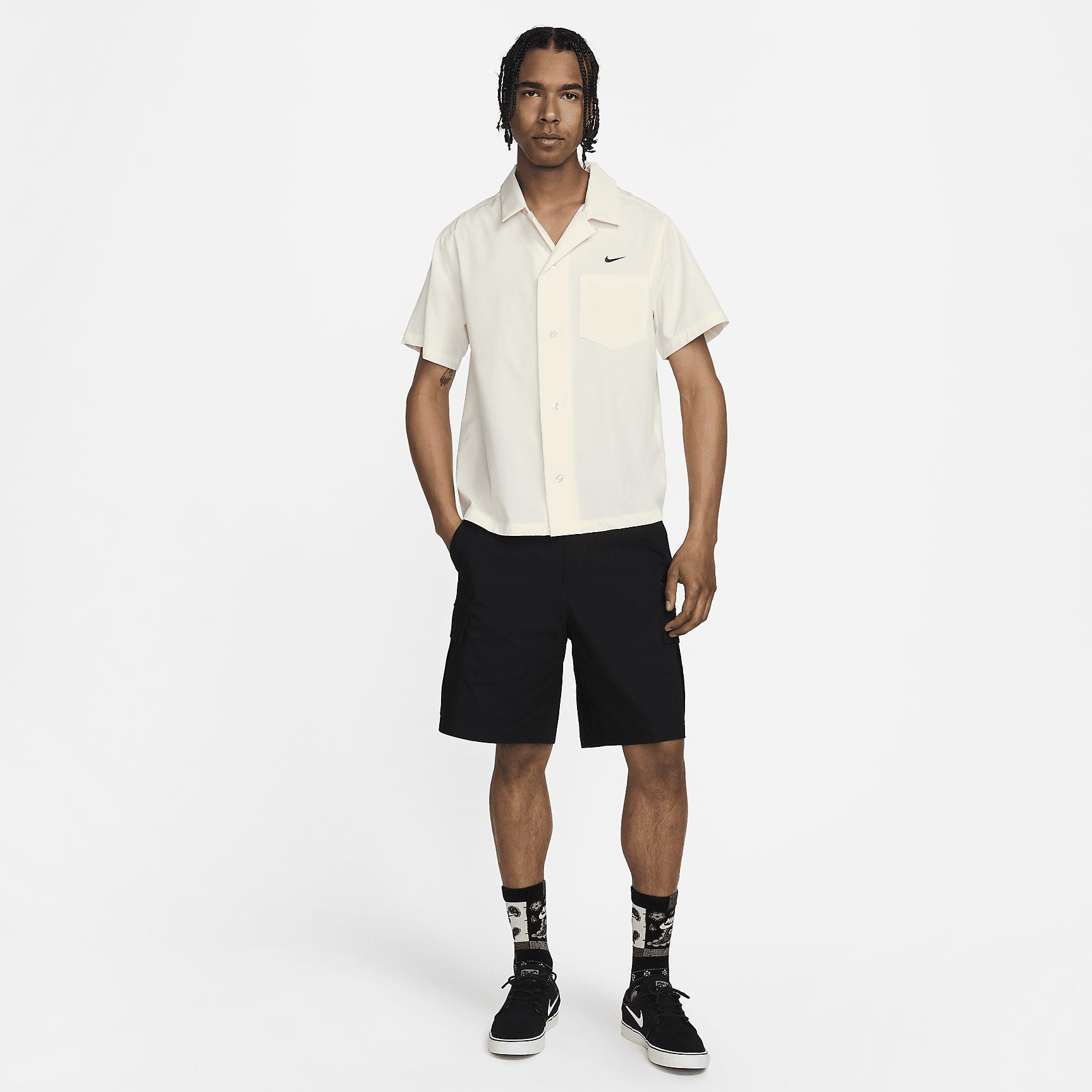 Nike Club Men's Woven Cargo Shorts Product Image