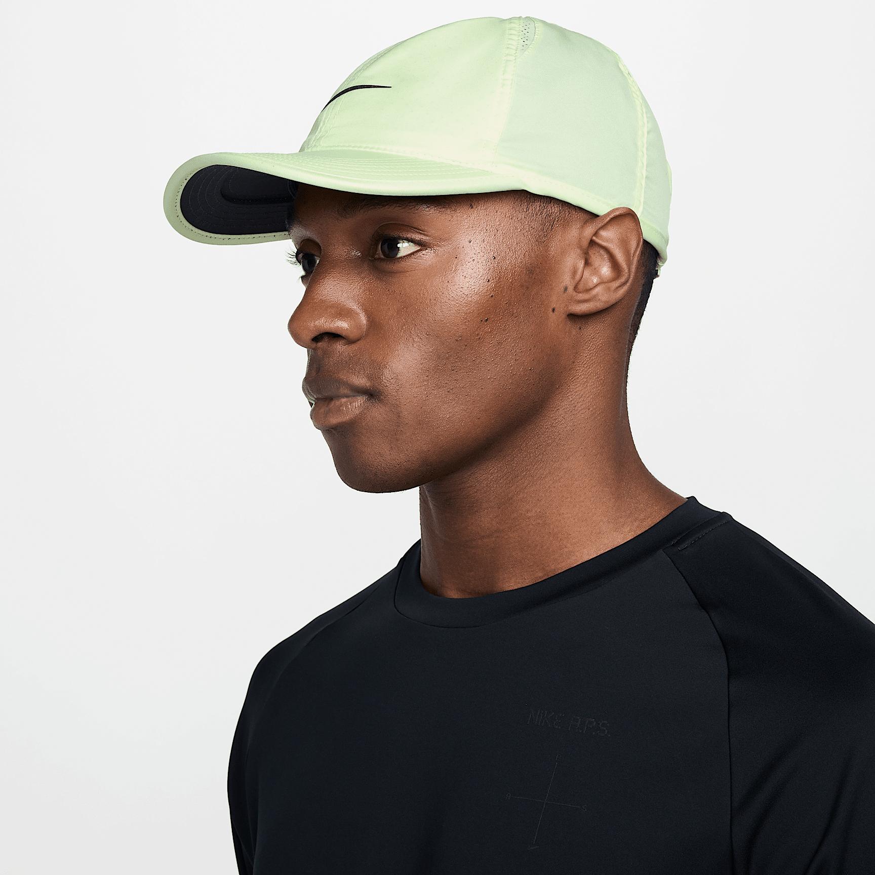 Nike Unisex Dri-FIT Club Unstructured Featherlight Cap Product Image