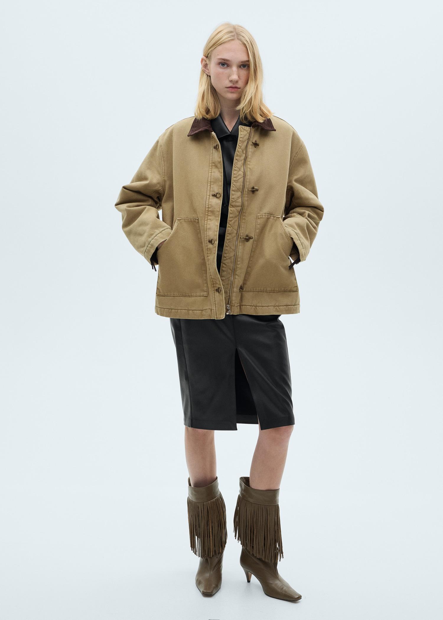 Parka with contrasting collar and pockets - Women | MANGO USA Product Image