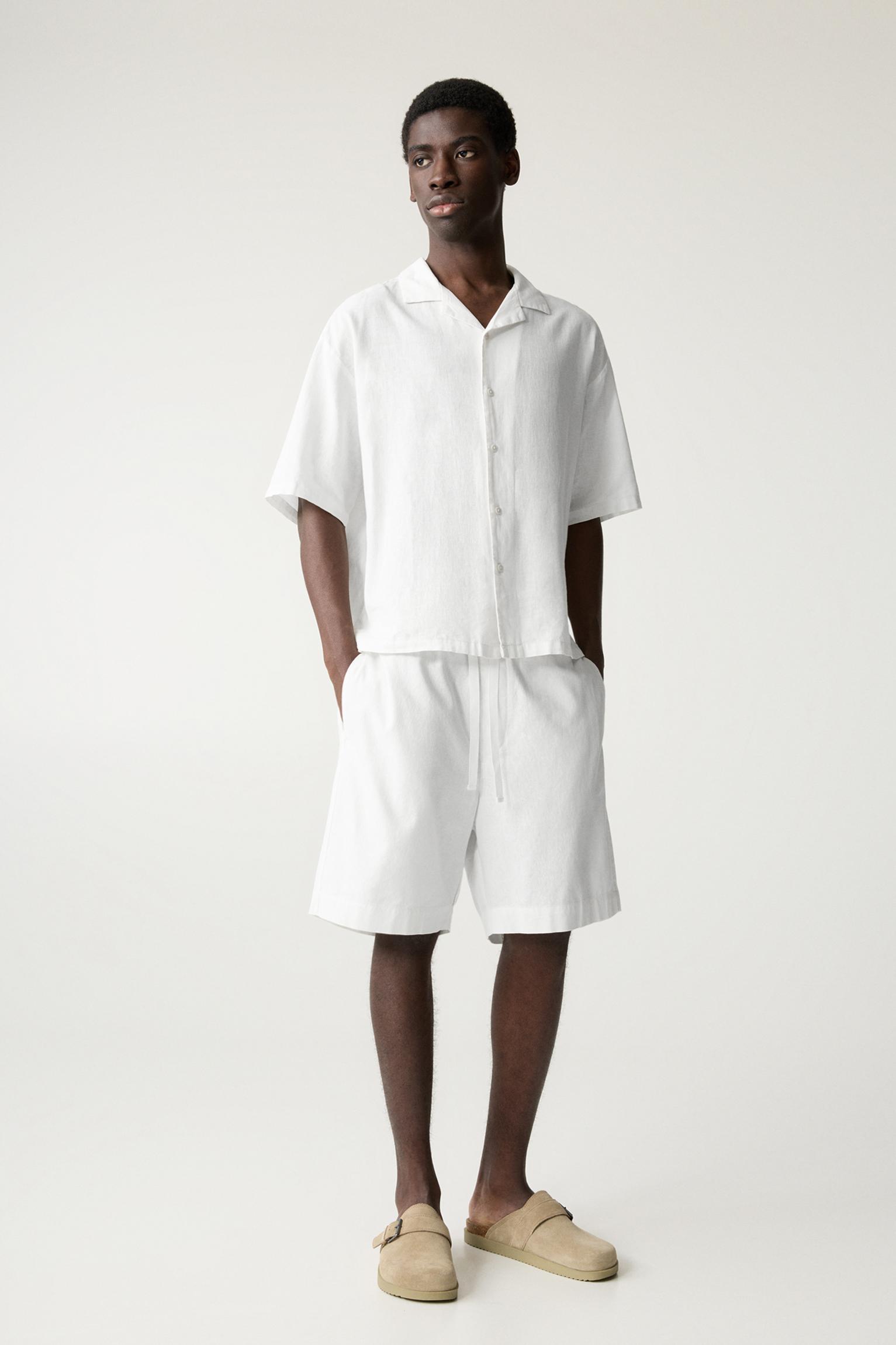 Linen blend jogger Bermuda shorts Product Image