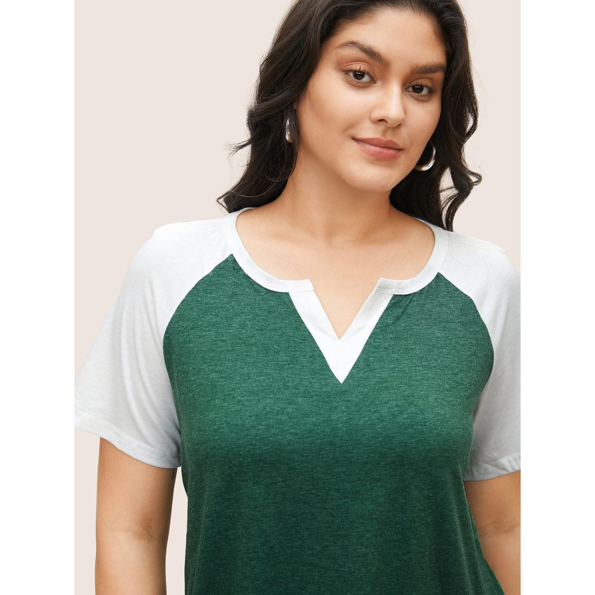 Plus Size Colorblock Contrast Notched Raglan Sleeve T-shirt DarkBlue Women Casual Plain Everyday T-shirts BloomChic 28/5X Product Image