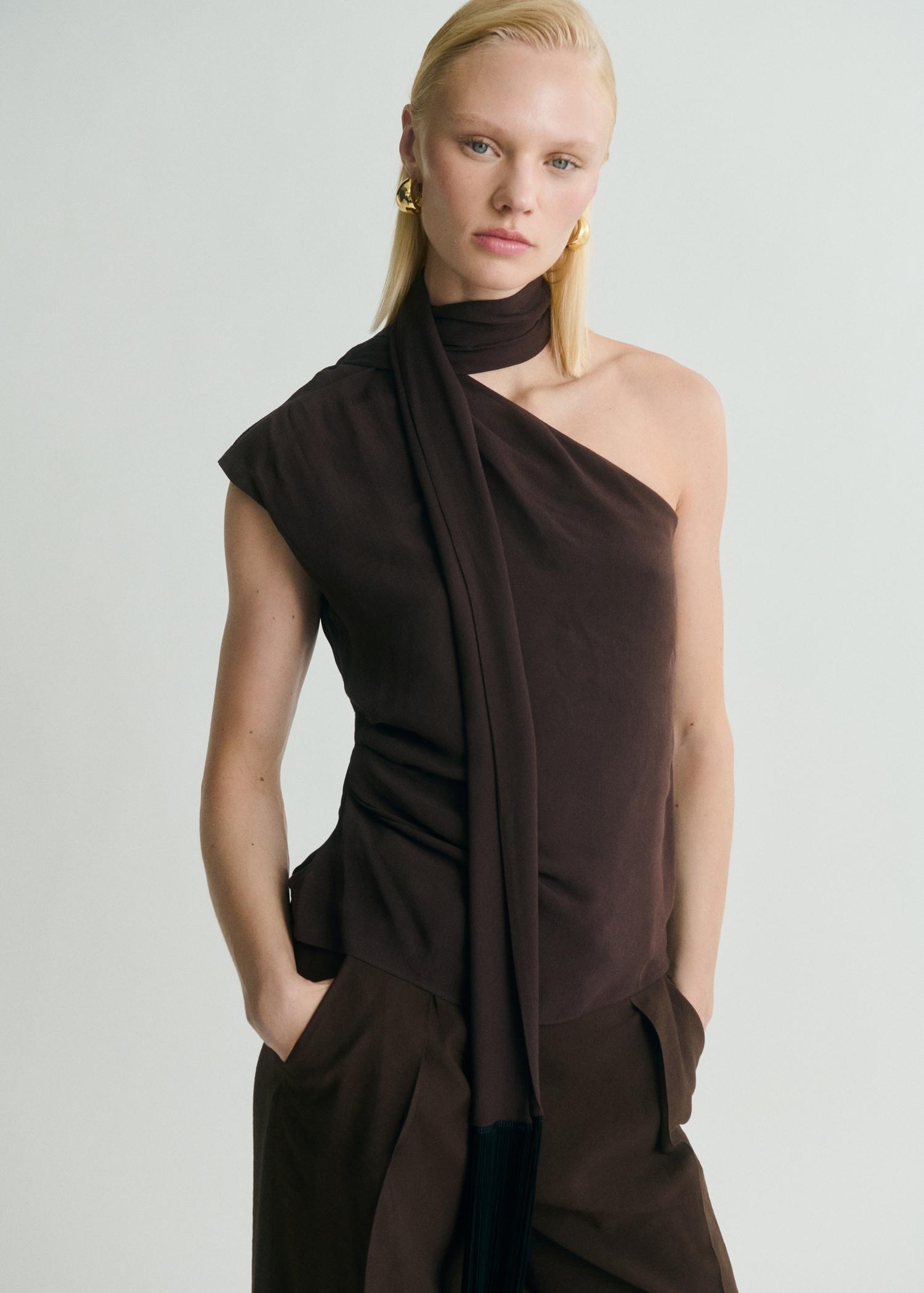 Asymmetrical scarf blouse with fringe detail - Women | MANGO USA Product Image