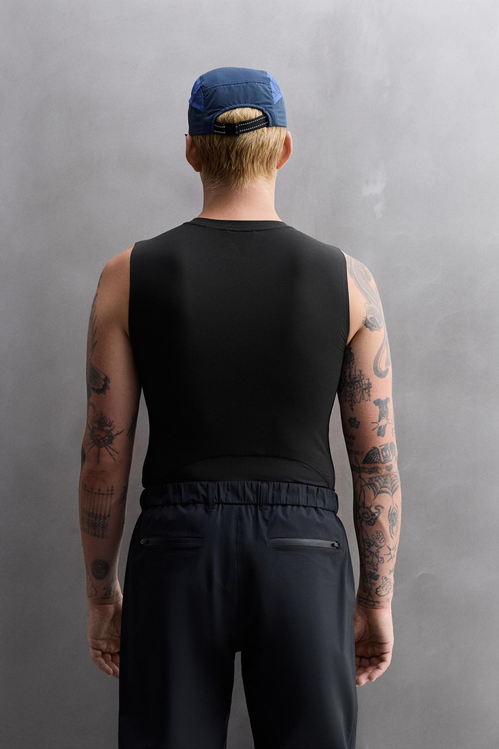 COMPRESSION TANK TOP Product Image