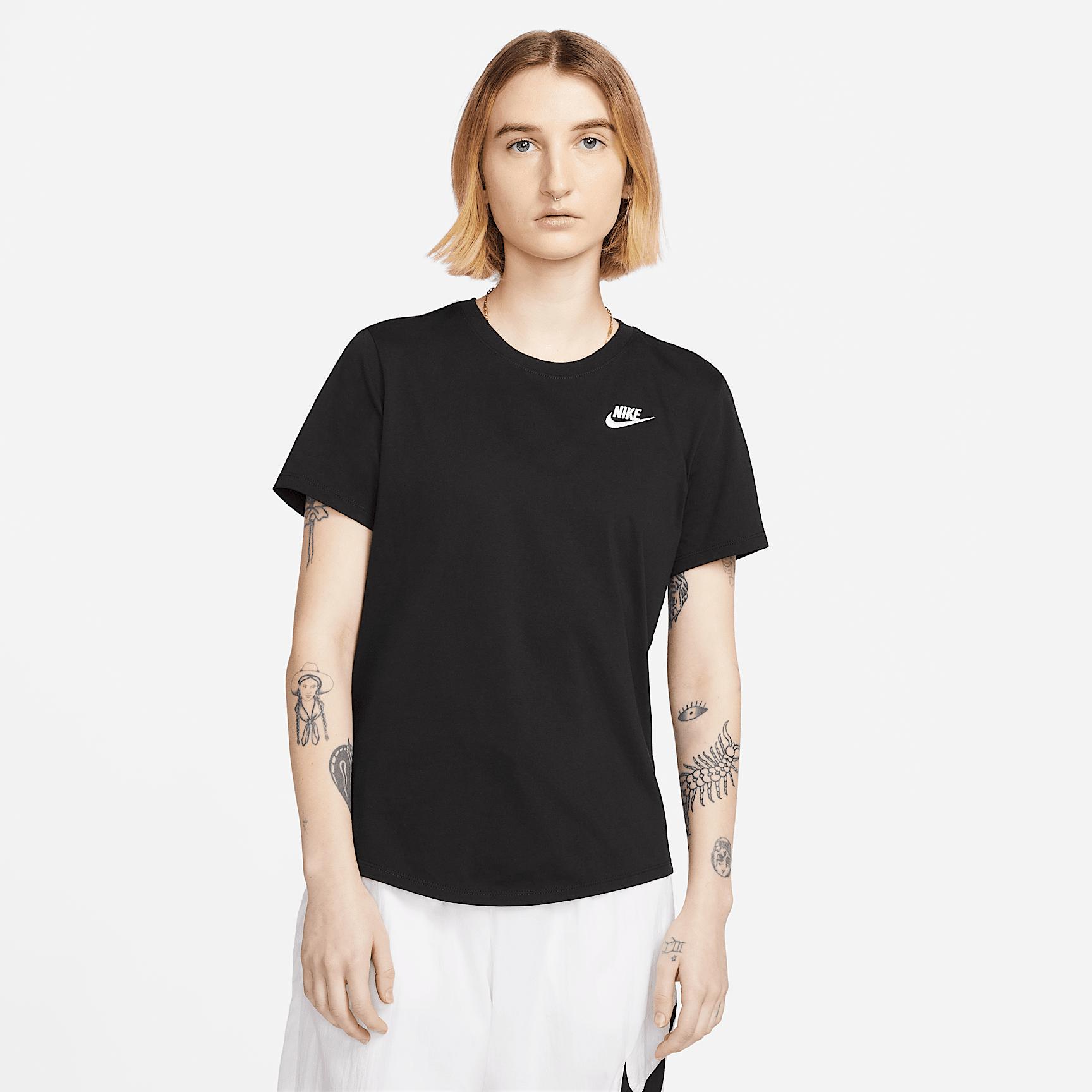 Women's Nike Sportswear Club Essentials Tee,  Product Image