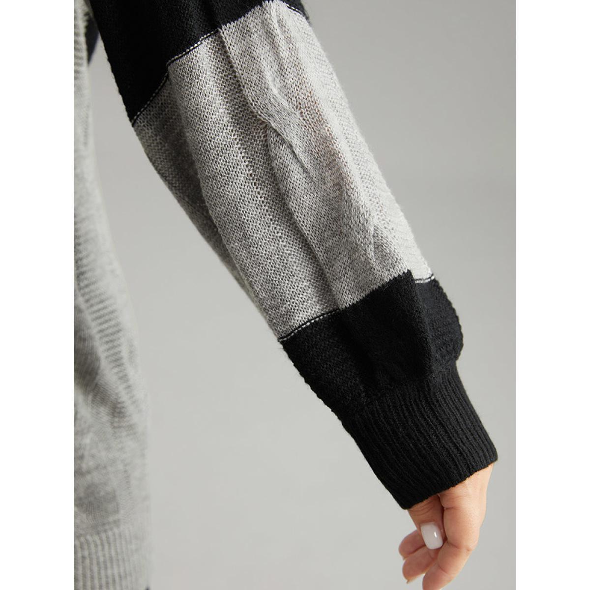 Plus Size Geometric Contrast V Neck Pullover DarkGray Women Casual Loose Long Sleeve V-neck Everyday Pullovers BloomChic 18-20/2X Product Image