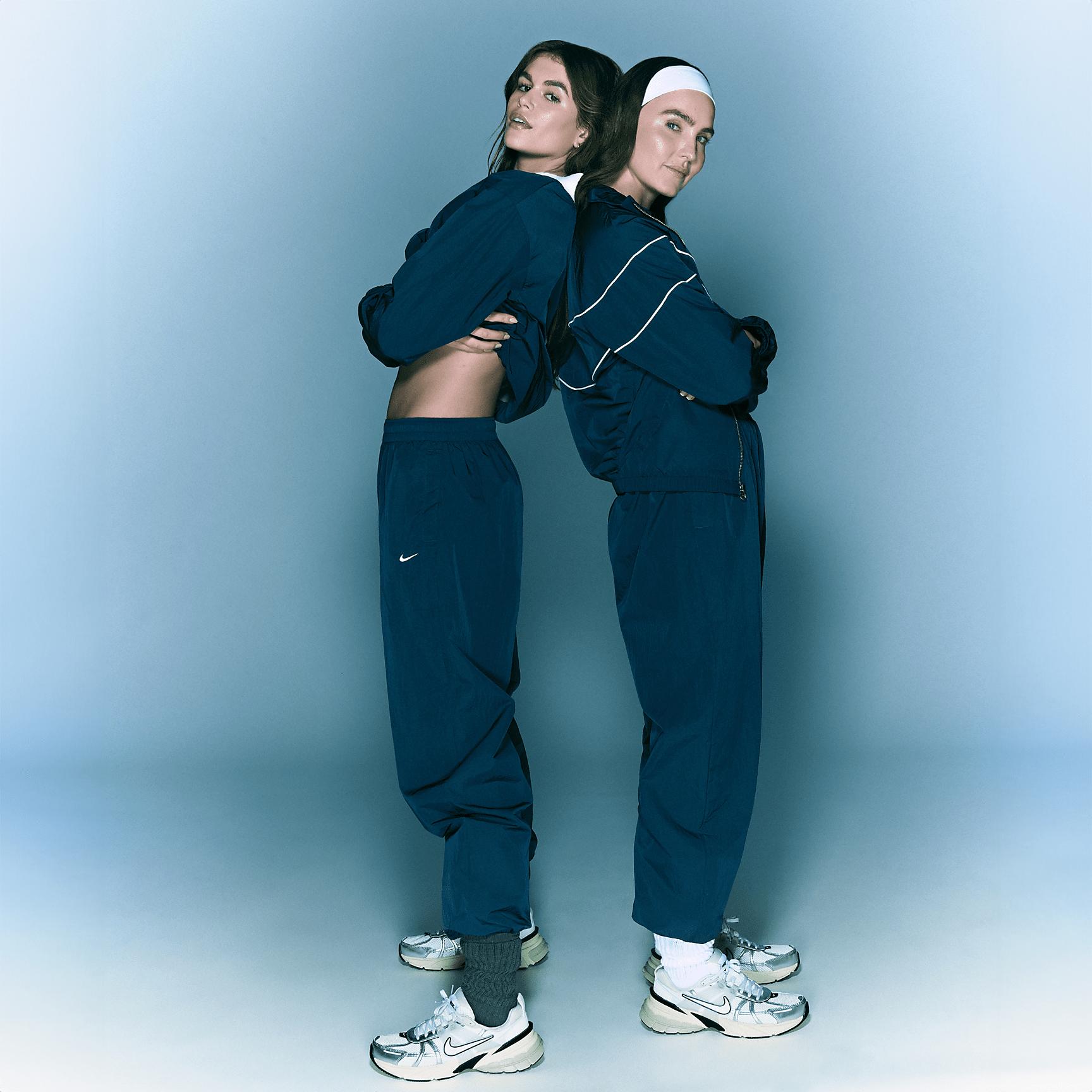 Nike Windrunner Women's Loose UV Woven Full-Zip Jacket Product Image