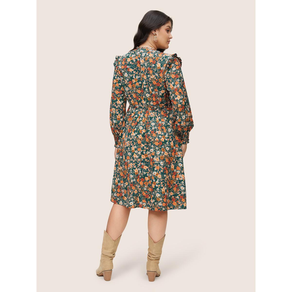 Plus Size Ditsy Floral Notched Pocket Shirred Cuffs Dress DarkGreen Women Elegant Printed Notched collar Long Sleeve Curvy Midi Dress BloomChic 28/5X Product Image