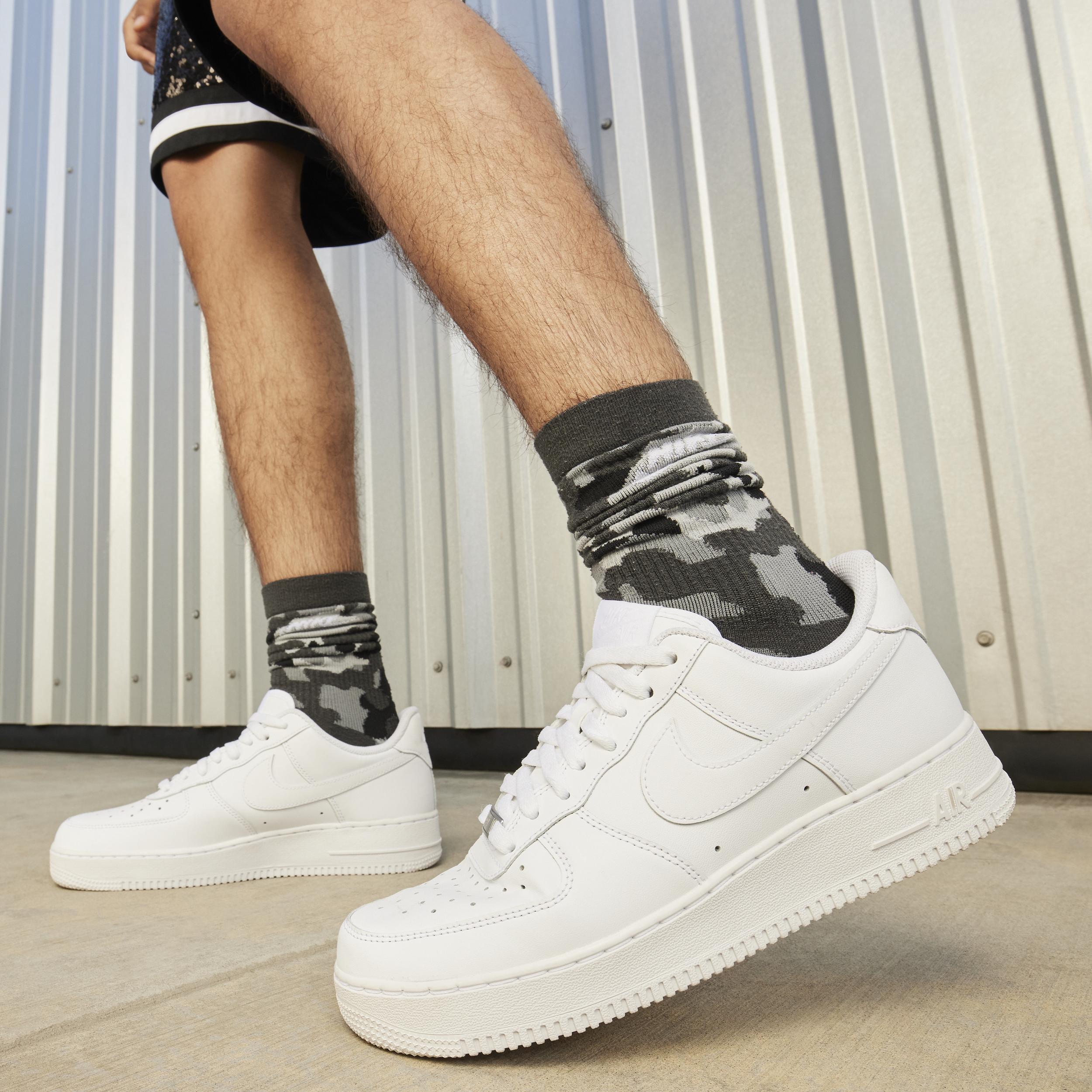Nike Mens Air Force 1 07 Shoes | CW2288-111 Product Image