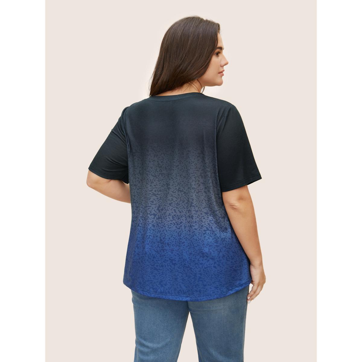 Plus Size Ombre Contrast Patched Pocket T-shirt Black Women Casual Non Ombre V-neck Everyday T-shirts BloomChic 10/M Product Image