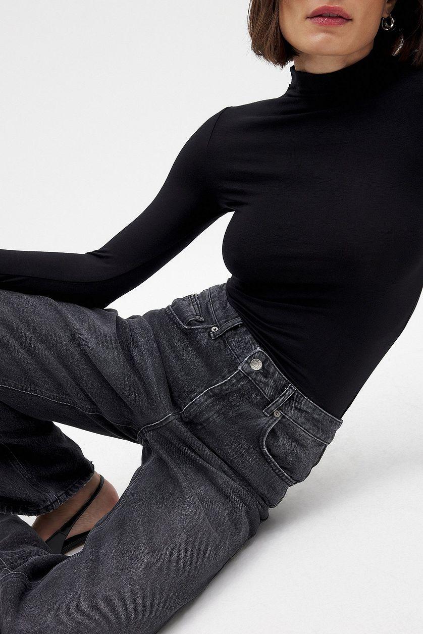 Straight Mid Waist Jeans Product Image