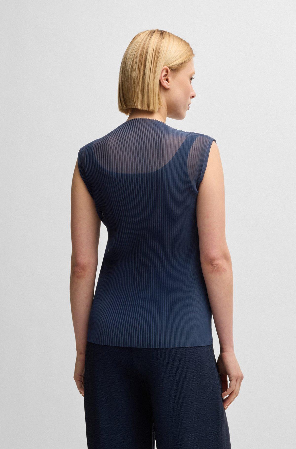 Sleeveless plissé-pleated top Product Image