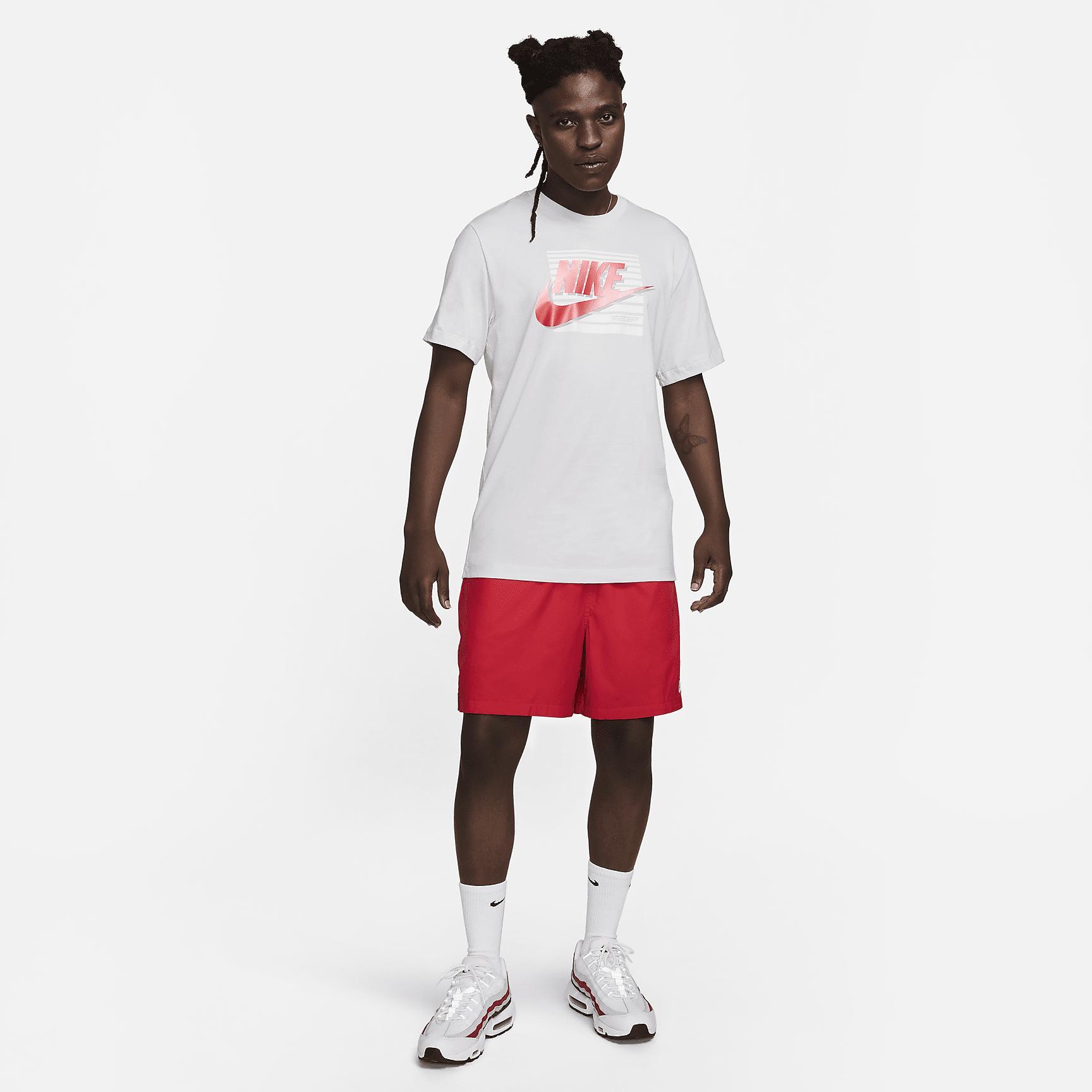 Nike Sportswear Men's T-Shirt Product Image