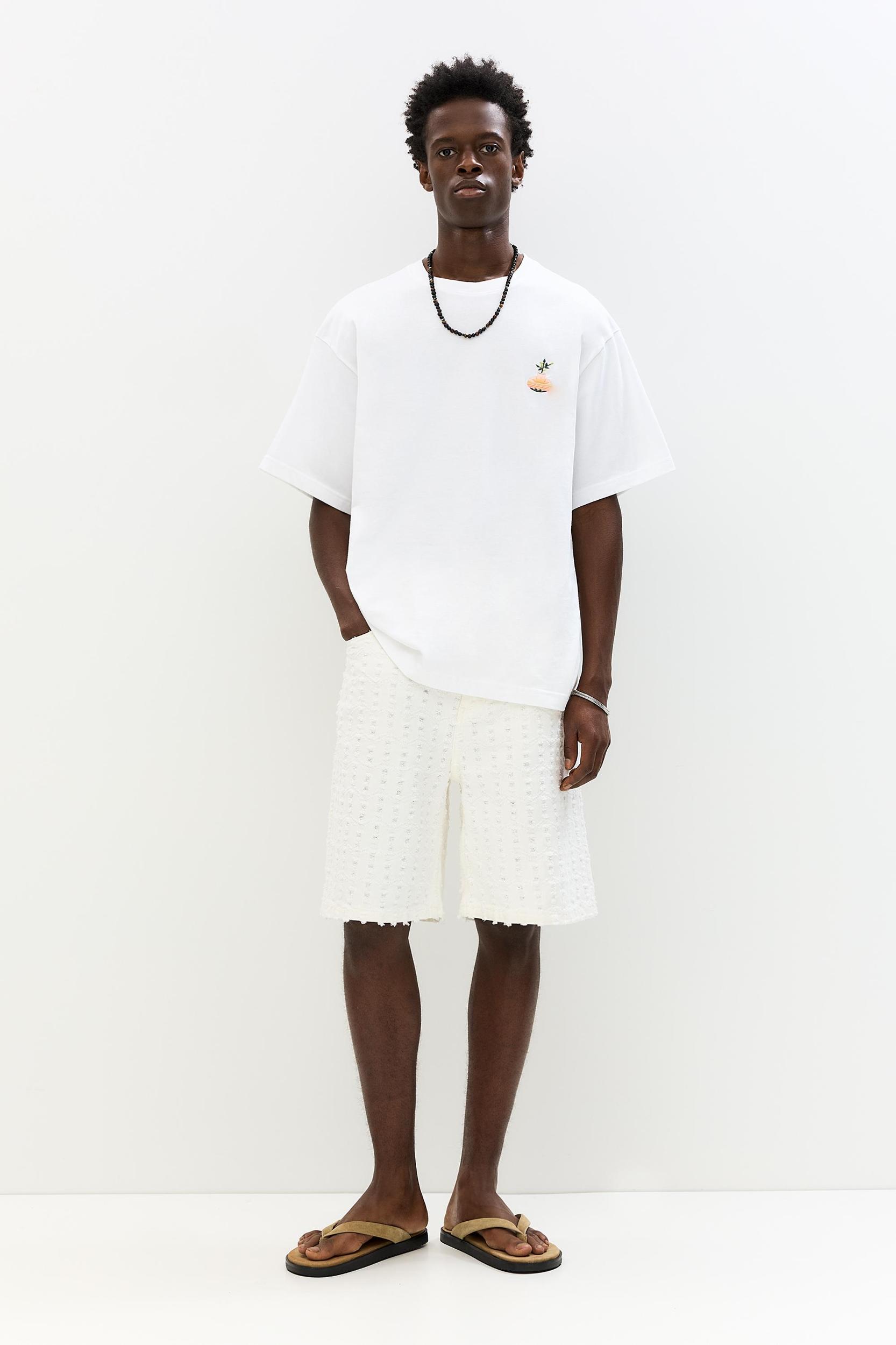 T-shirt with embroidered vase Product Image