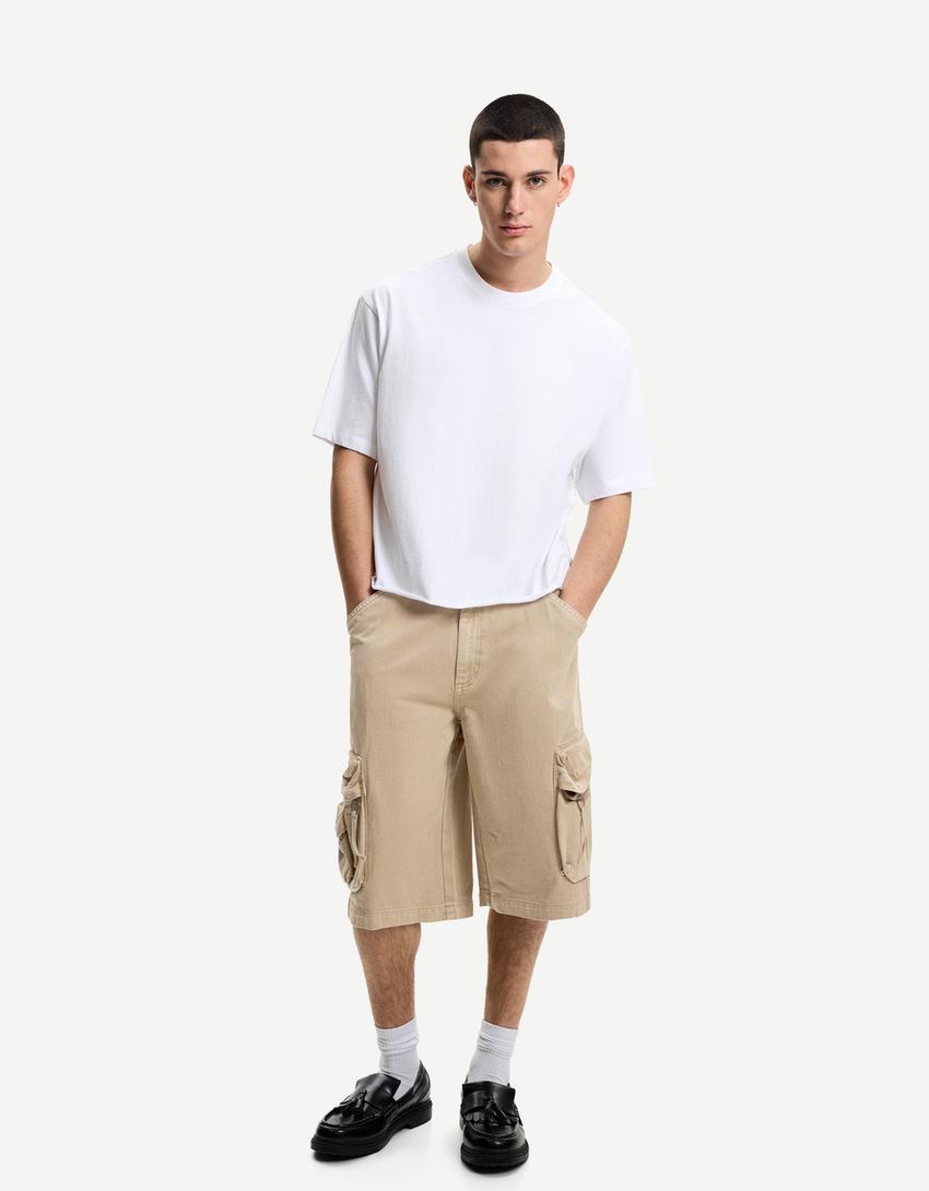 Baggy cargo Bermuda shorts Product Image