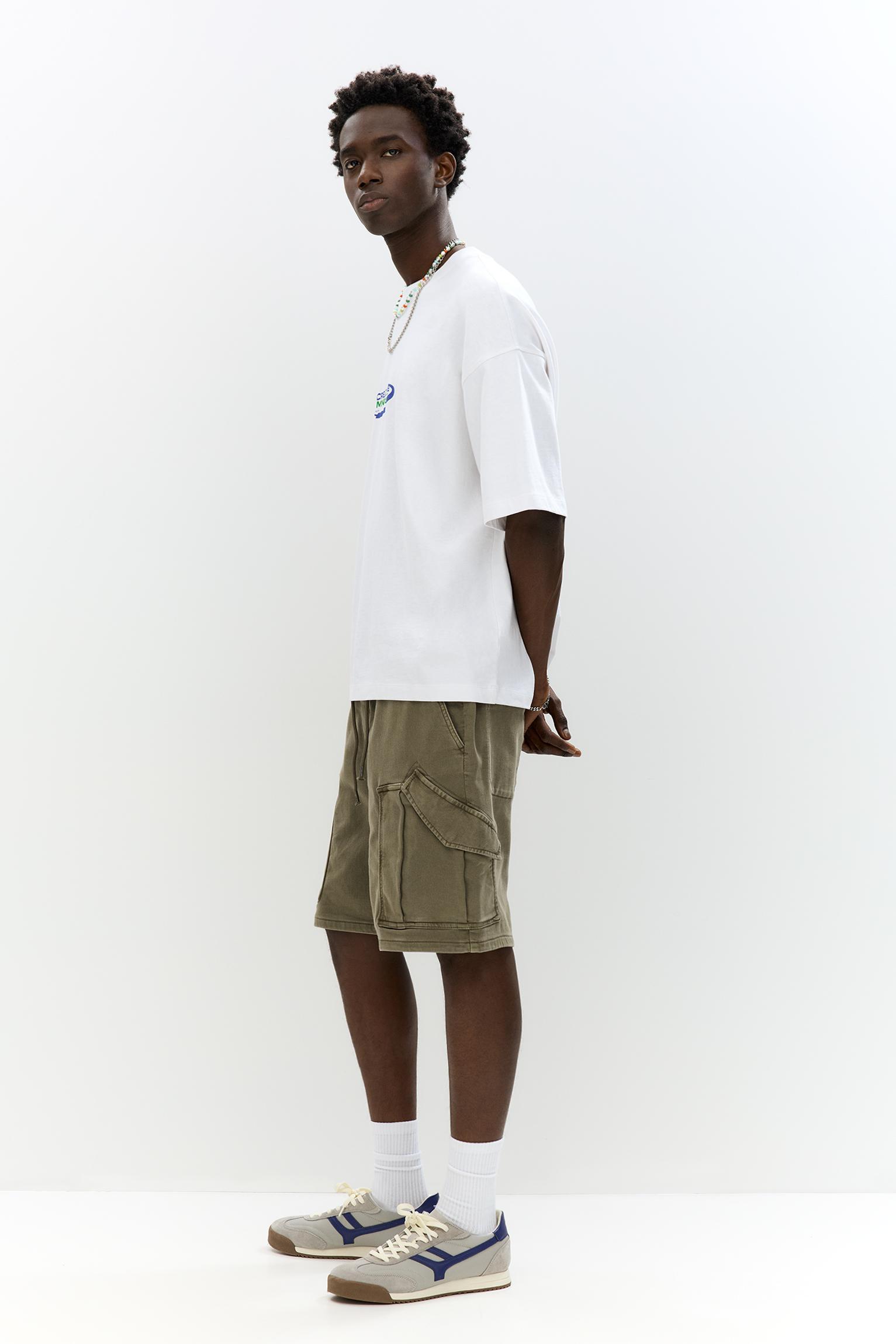 Comfort cargo Bermuda shorts Product Image