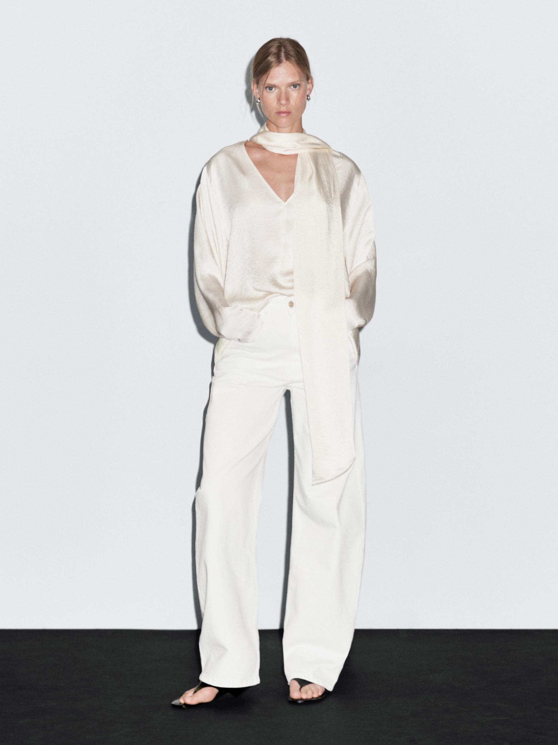 High-waist barrel fit jeans Product Image