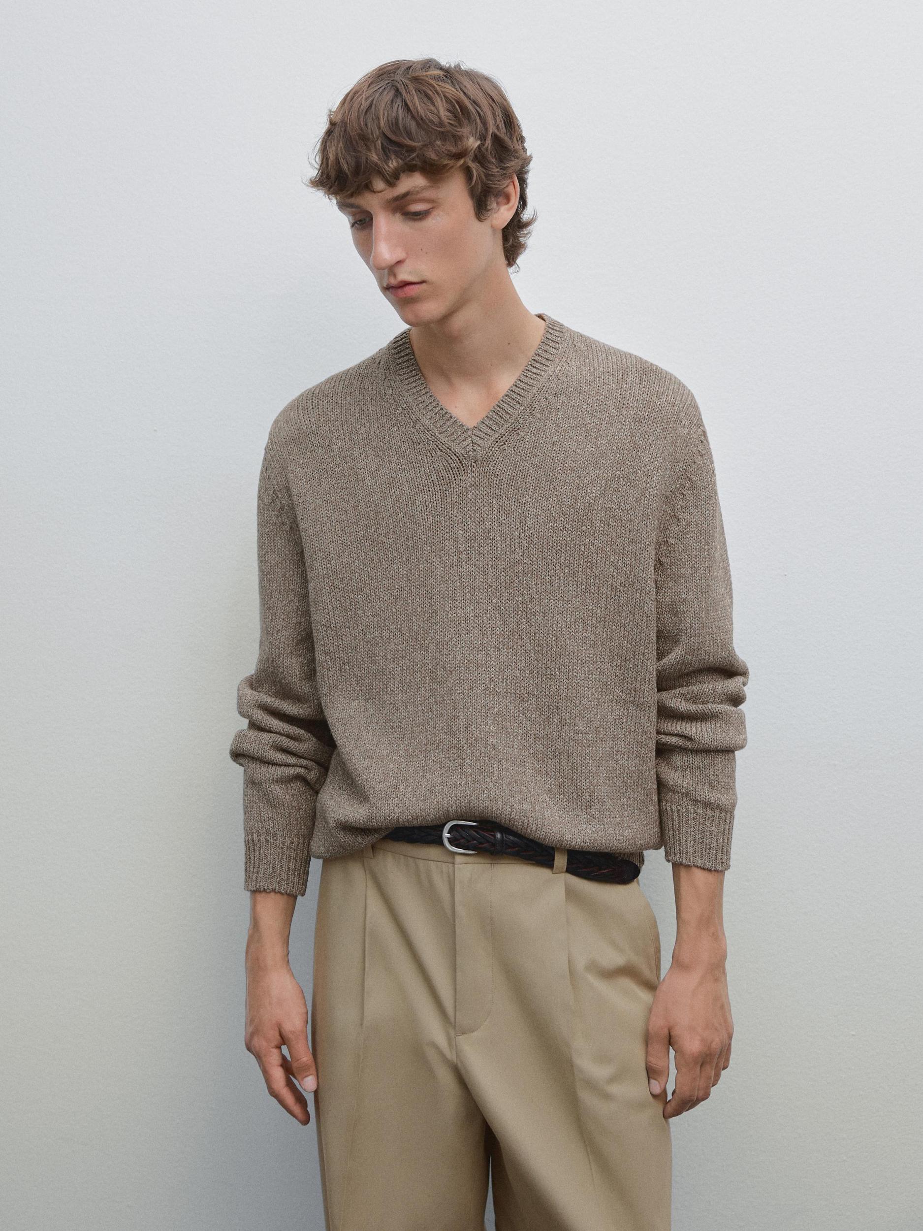 Melange knit V-neck sweater Product Image
