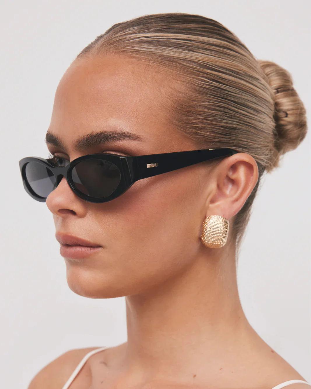 Banbe | THE KASIA Sunglasses Black Product Image