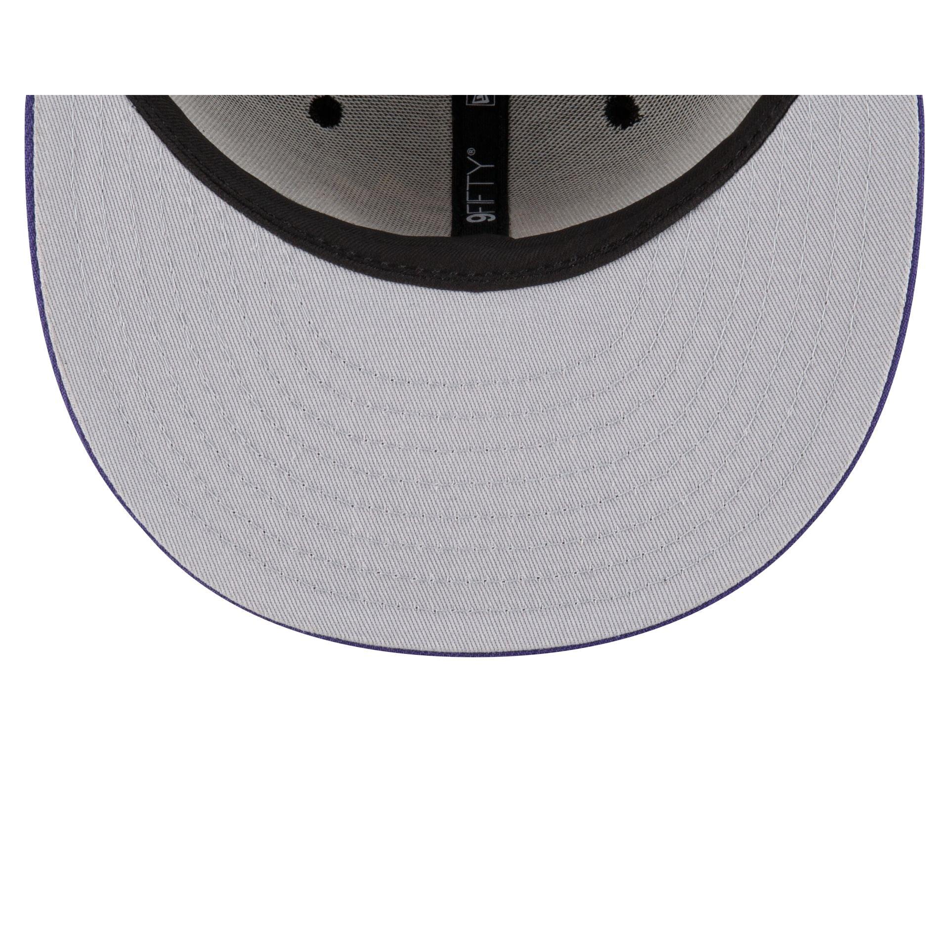 Boston Bruins Black 9FIFTY Snapback Hat Male Product Image