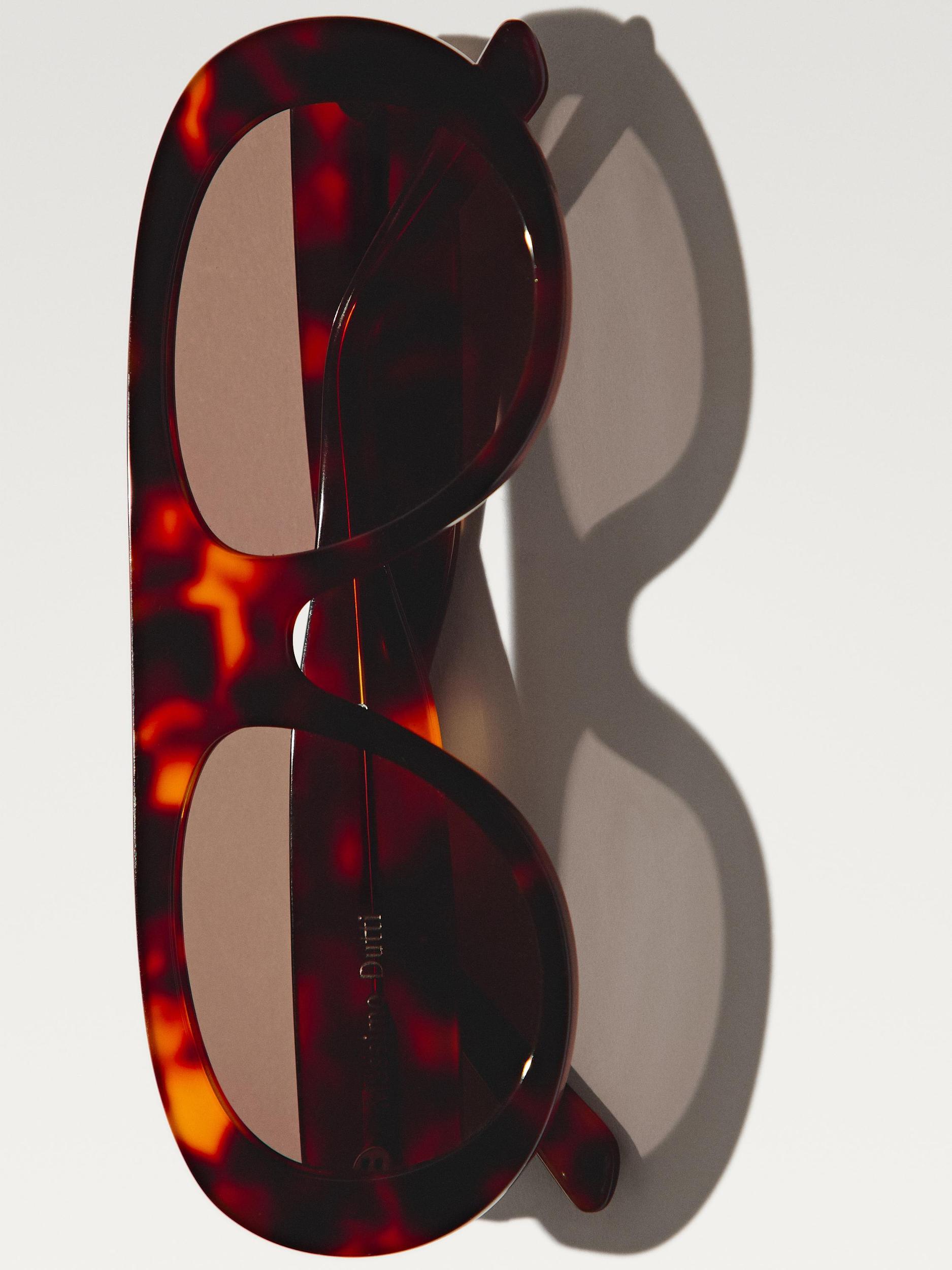 Oval sunglasses Product Image